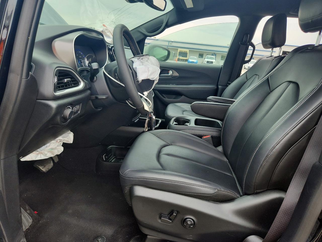 2025 Chrysler Voyager Black vin: 2C4RC1CG6SR519270