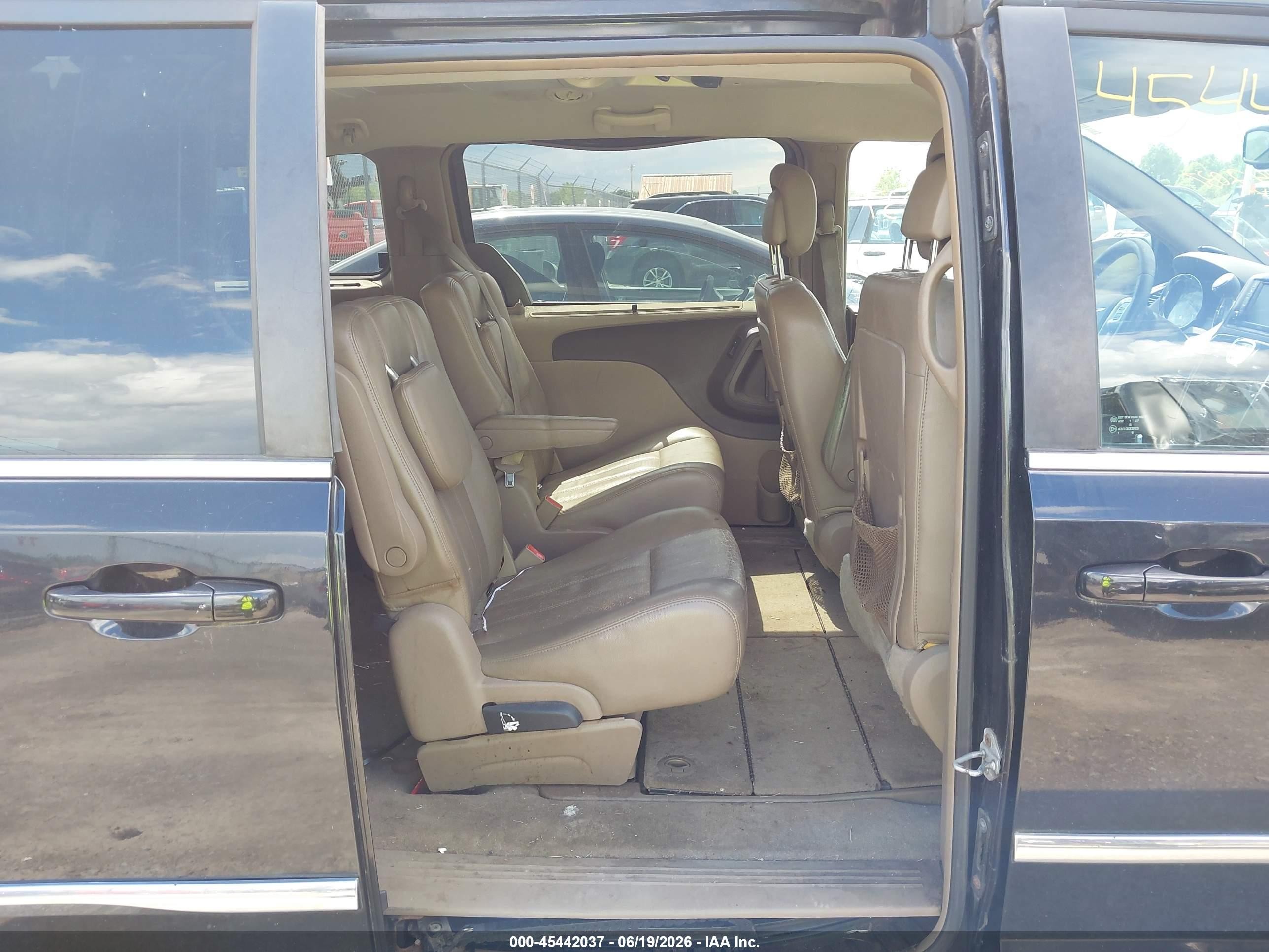 2012 Chrysler Town & Country Touring-l Черный vin: 2C4RC1CG7CR162229