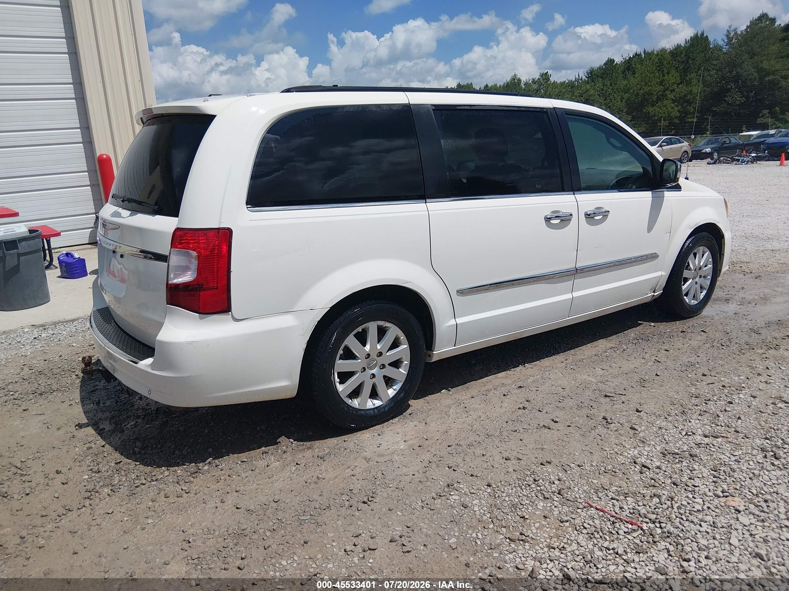 2012 Chrysler Town & Country Touring-l White vin: 2C4RC1CG7CR232974