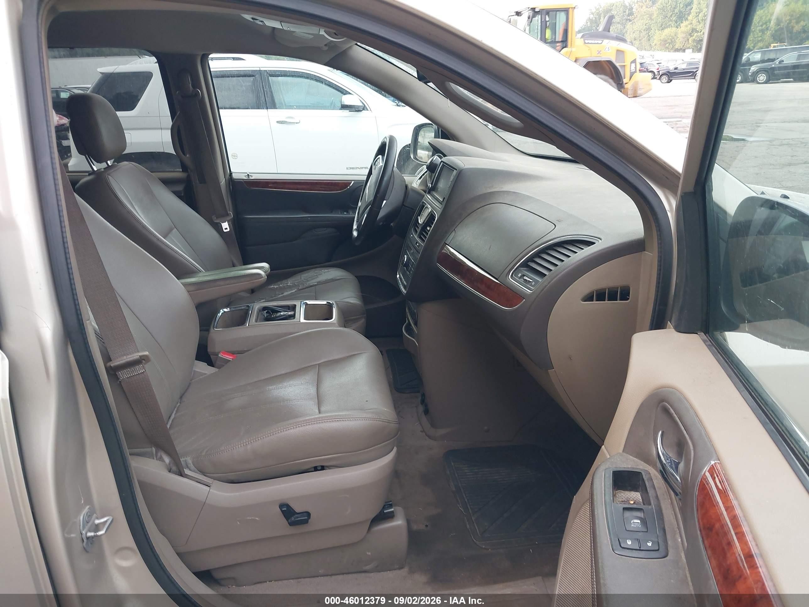 2012 Chrysler Town & Country Touring-l Beige vin: 2C4RC1CG7CR267028