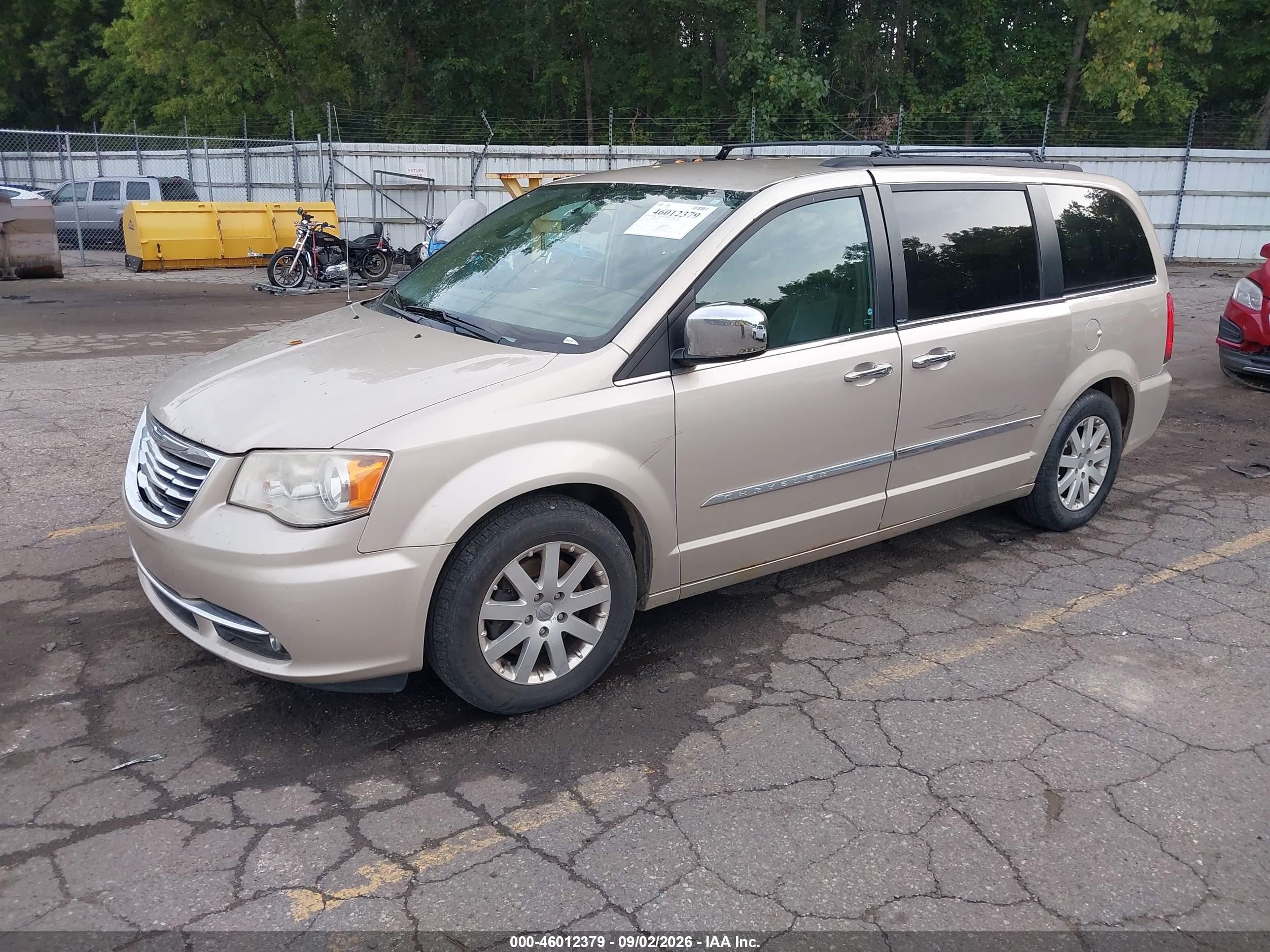 2012 Chrysler Town & Country Touring-l Beige vin: 2C4RC1CG7CR267028