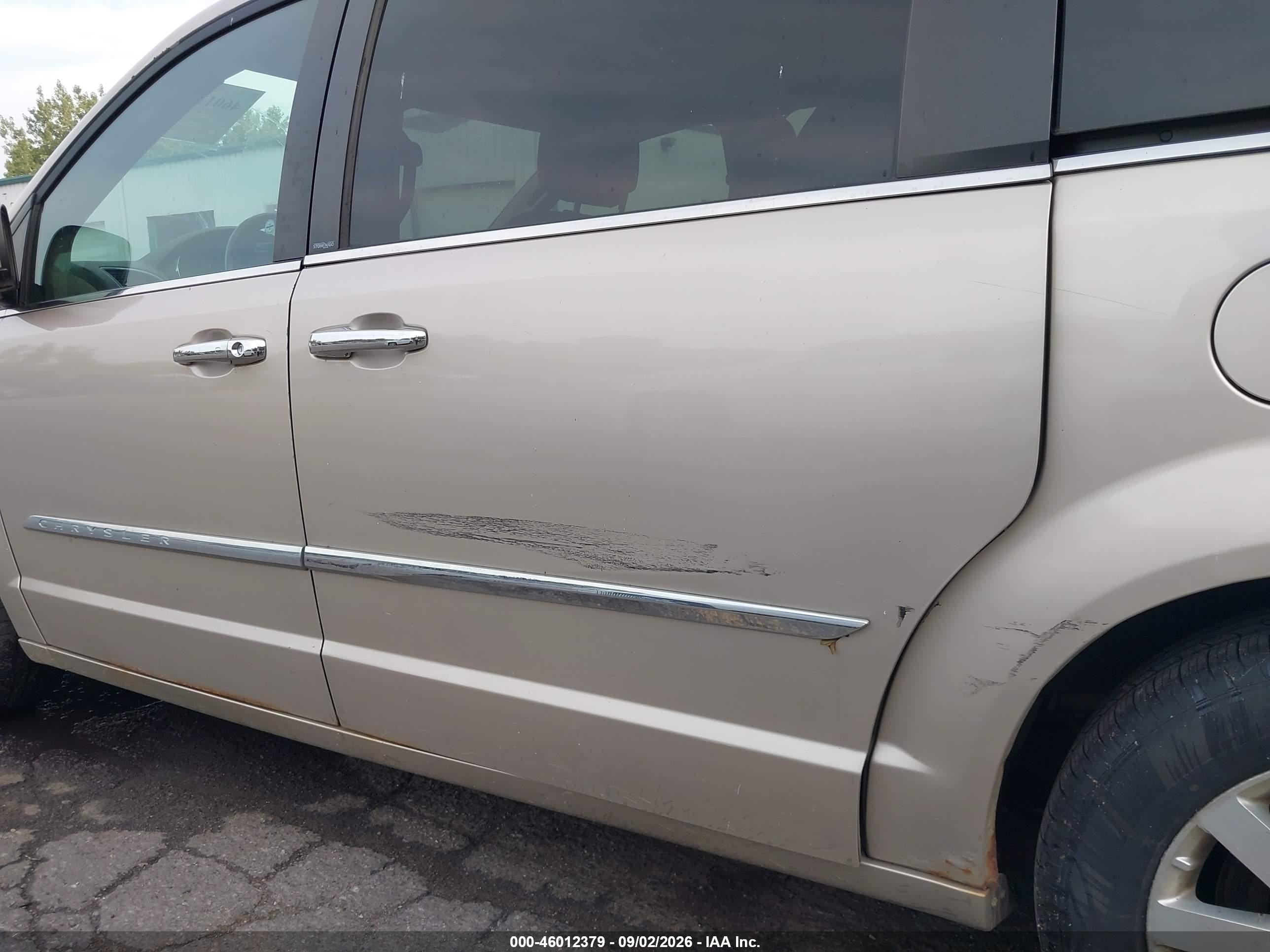 2012 Chrysler Town & Country Touring-l Beige vin: 2C4RC1CG7CR267028