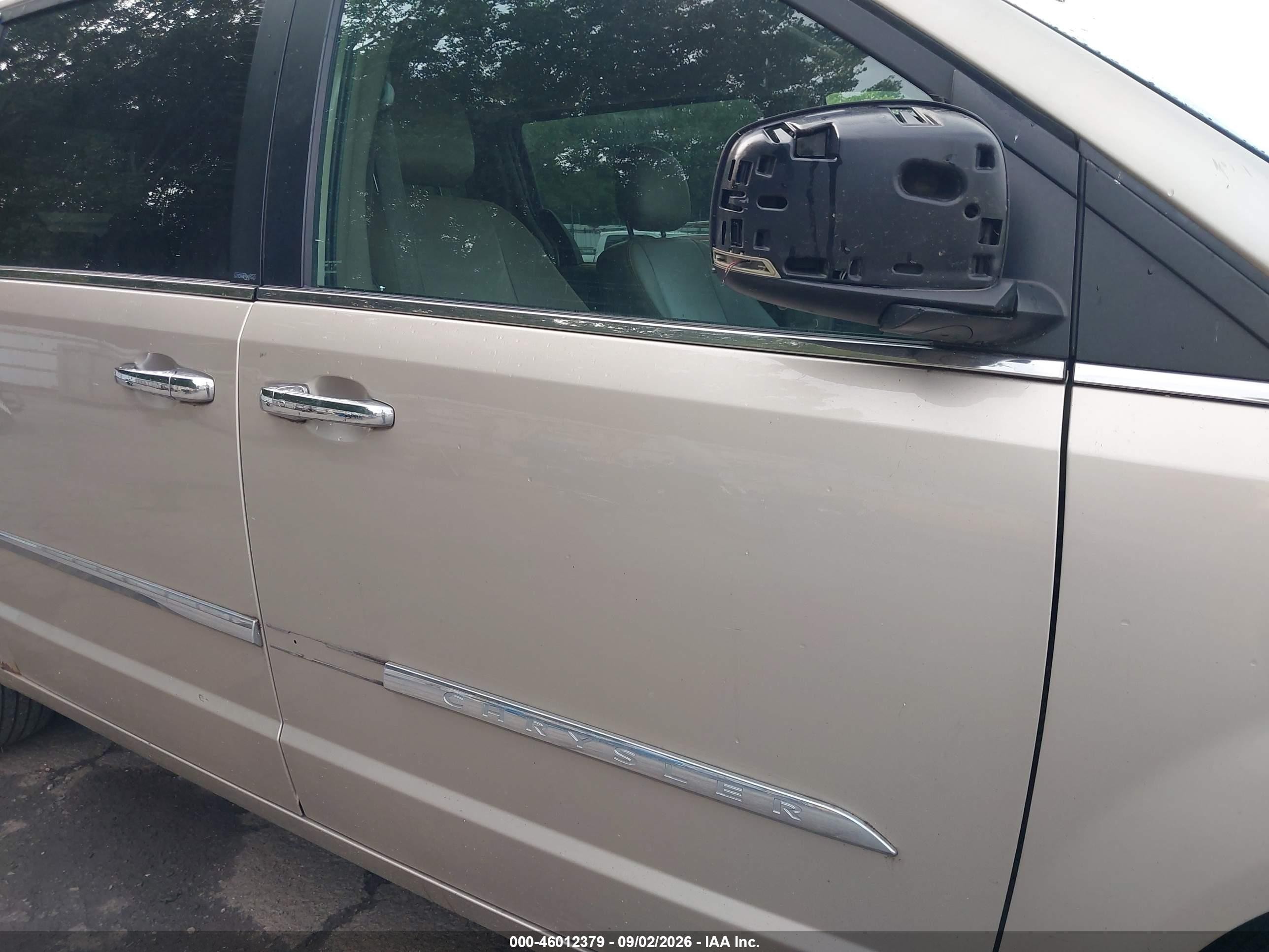 2012 Chrysler Town & Country Touring-l Beige vin: 2C4RC1CG7CR267028