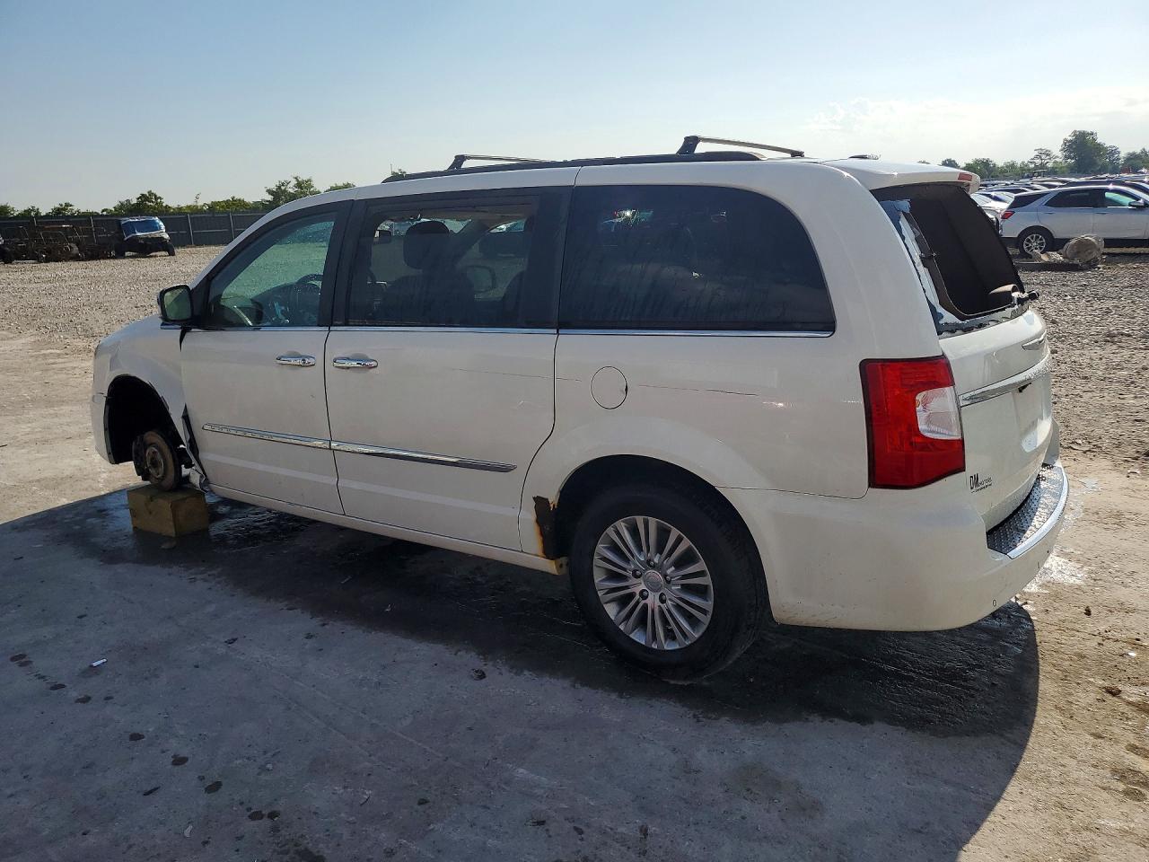 2013 Chrysler Town & Country Touring L White vin: 2C4RC1CG7DR659881