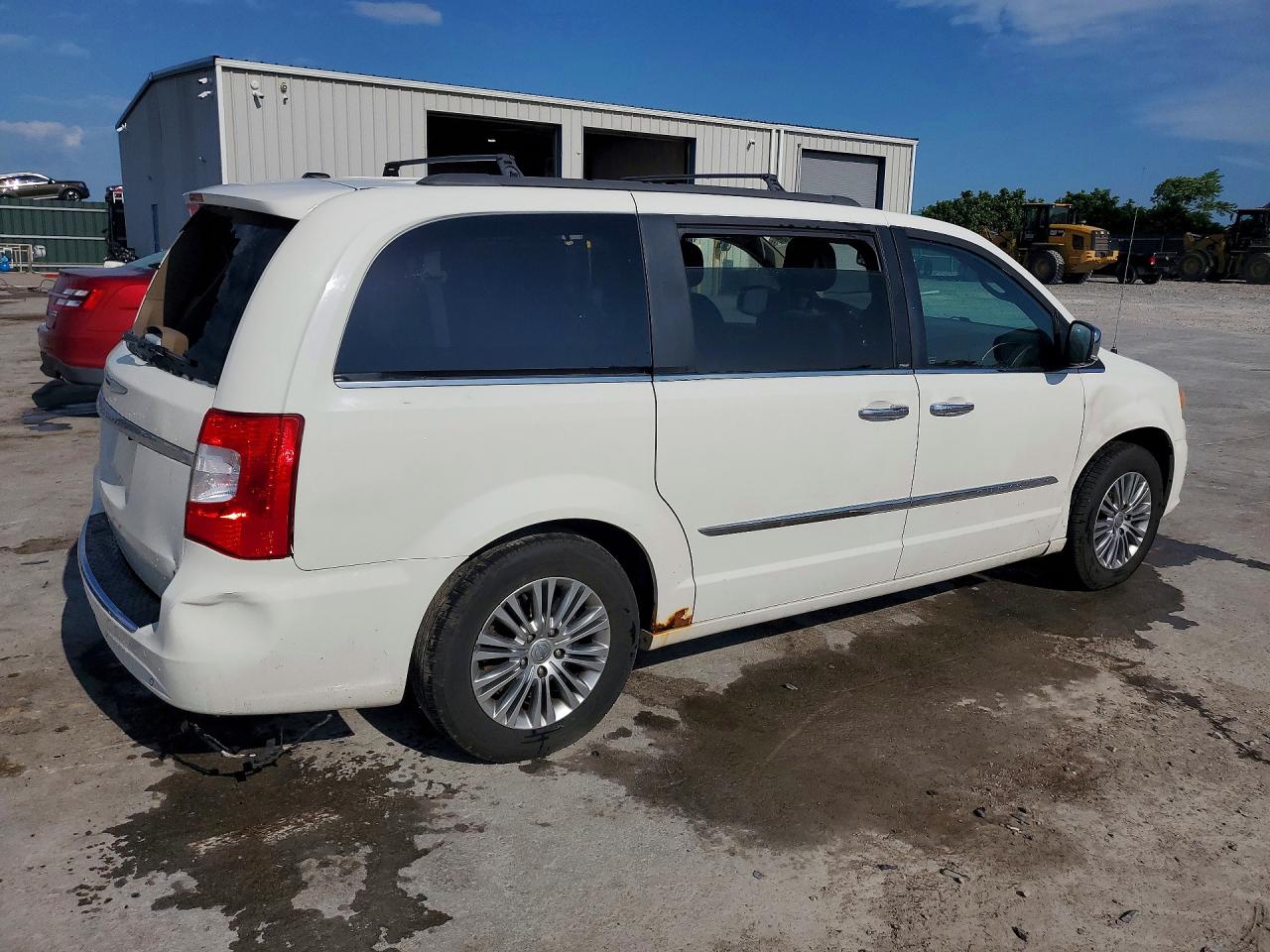 2013 Chrysler Town & Country Touring L White vin: 2C4RC1CG7DR659881