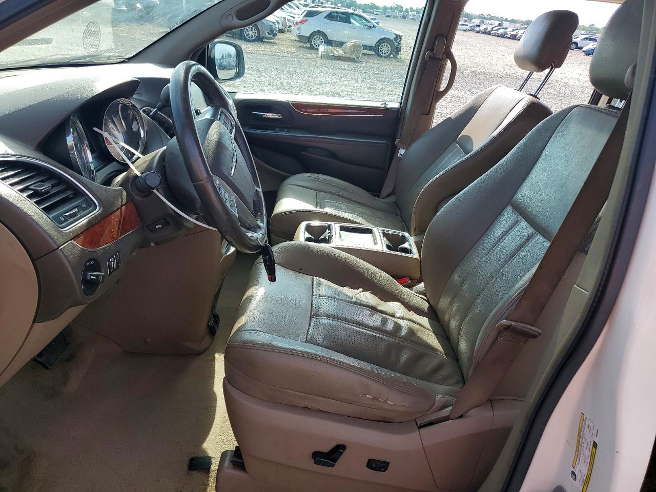 2013 Chrysler Town & Country Touring L White vin: 2C4RC1CG7DR659881