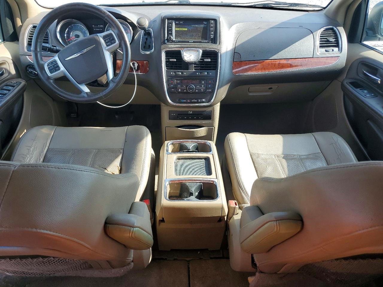2013 Chrysler Town & Country Touring L White vin: 2C4RC1CG7DR659881