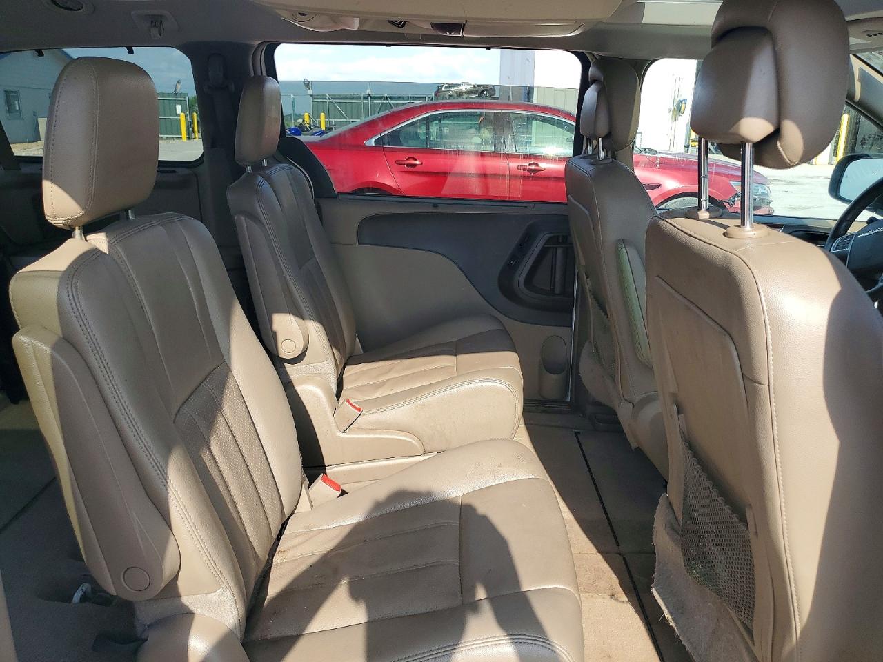 2013 Chrysler Town & Country Touring L White vin: 2C4RC1CG7DR659881