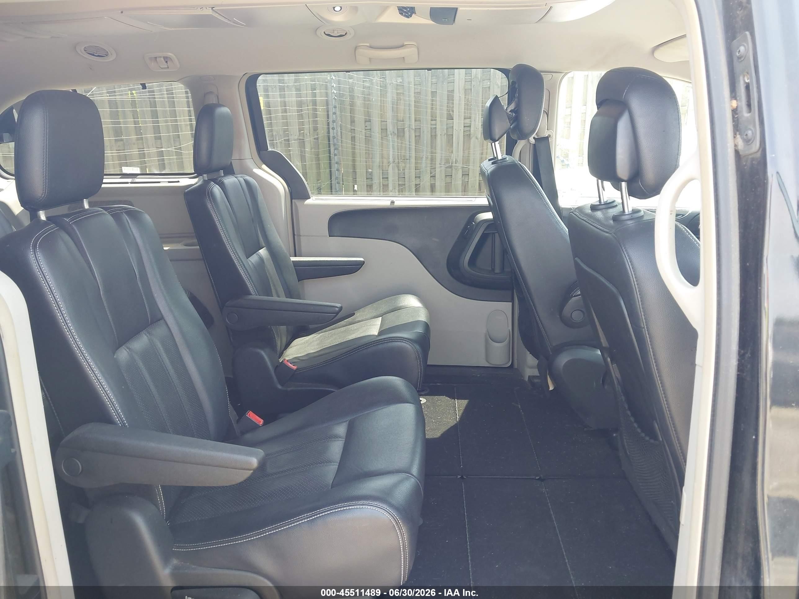 2013 Chrysler Town & Country Touring-l Black vin: 2C4RC1CG7DR664367