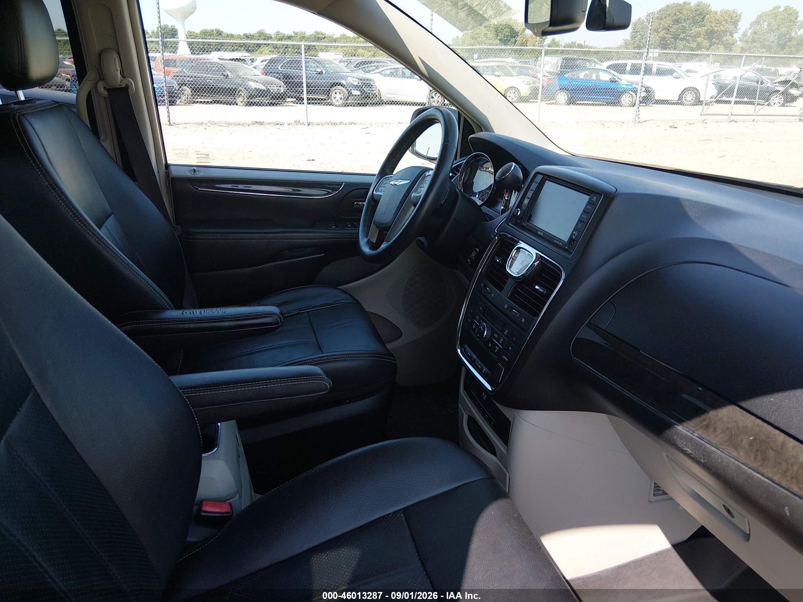 2013 Chrysler Town & Country Touring-l Silver vin: 2C4RC1CG7DR753632