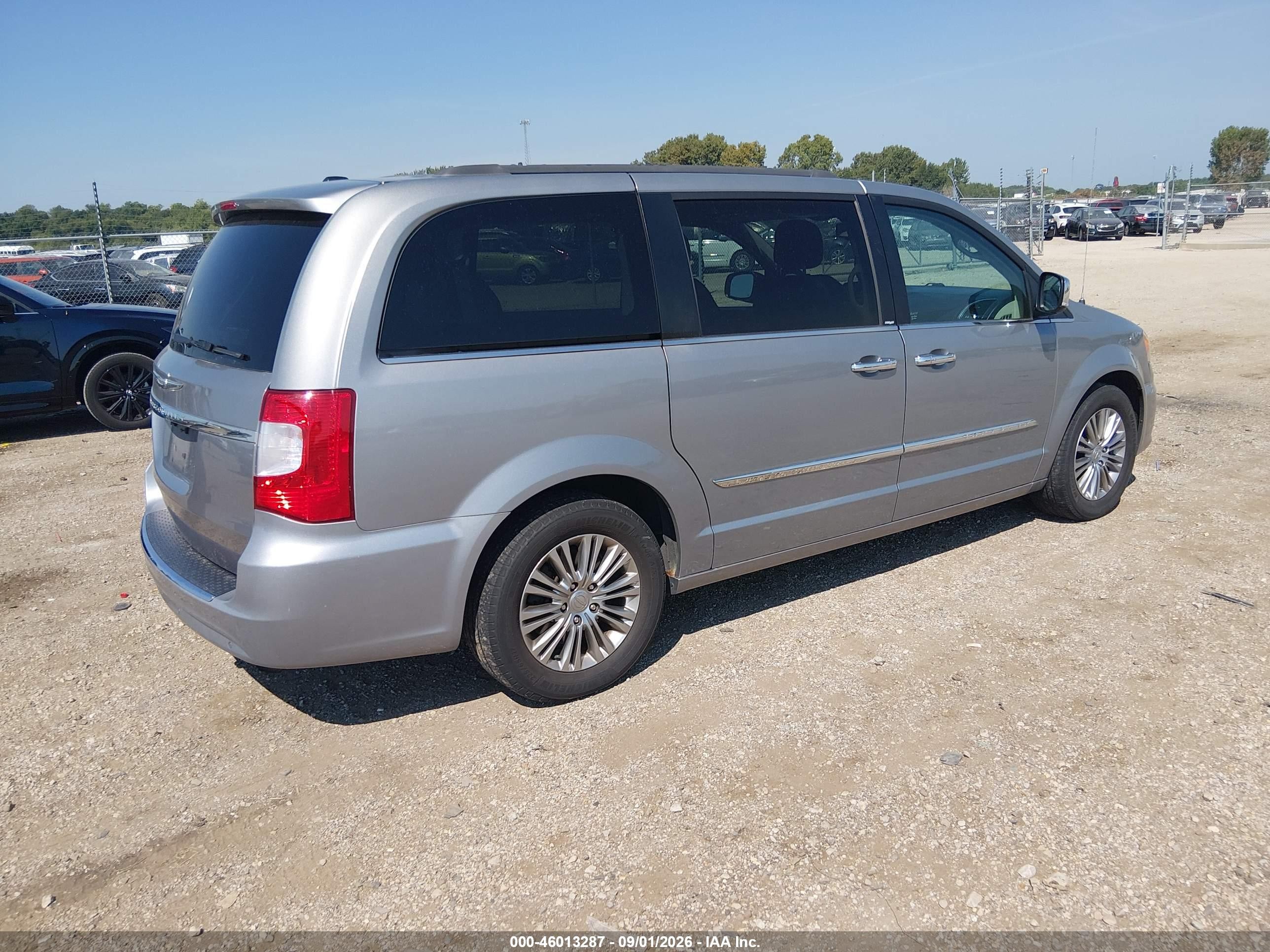 2013 Chrysler Town & Country Touring-l Silver vin: 2C4RC1CG7DR753632