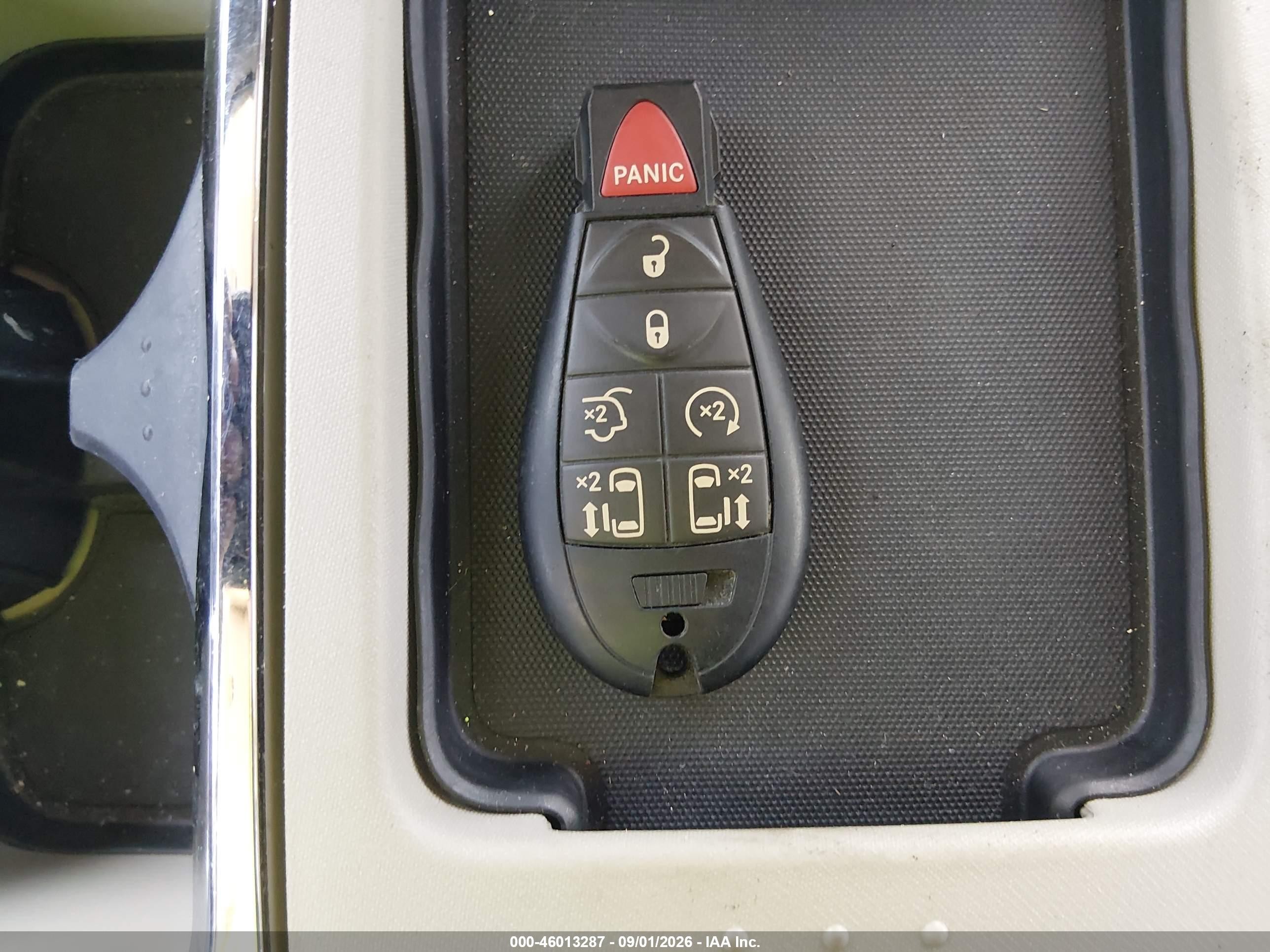 2013 Chrysler Town & Country Touring-l Silver vin: 2C4RC1CG7DR753632