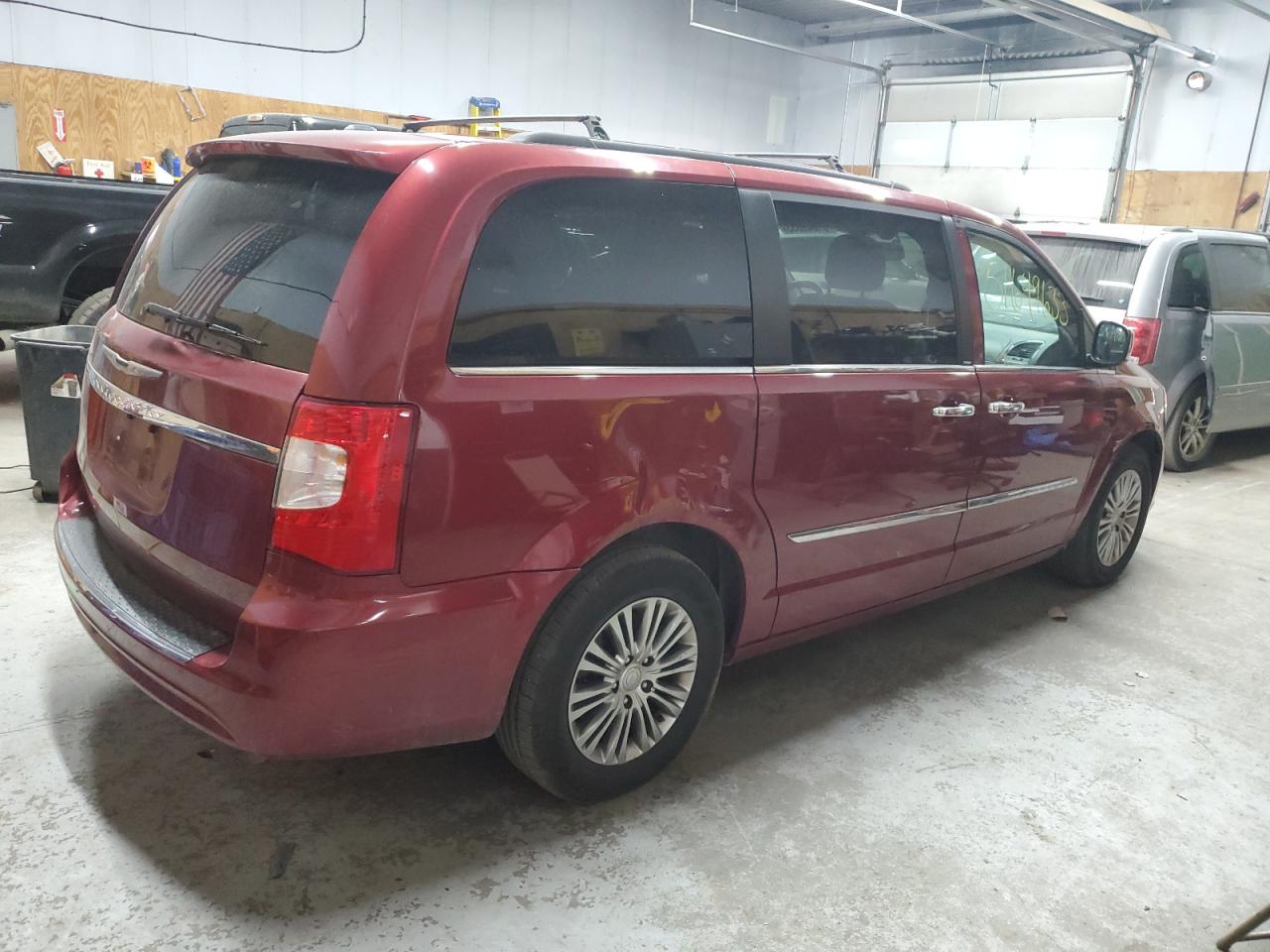 2014 Chrysler Town & Country Touring L Красный vin: 2C4RC1CG7ER169748