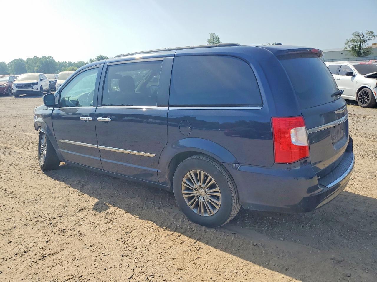2014 Chrysler Town & Country Touring L Blue vin: 2C4RC1CG7ER260857