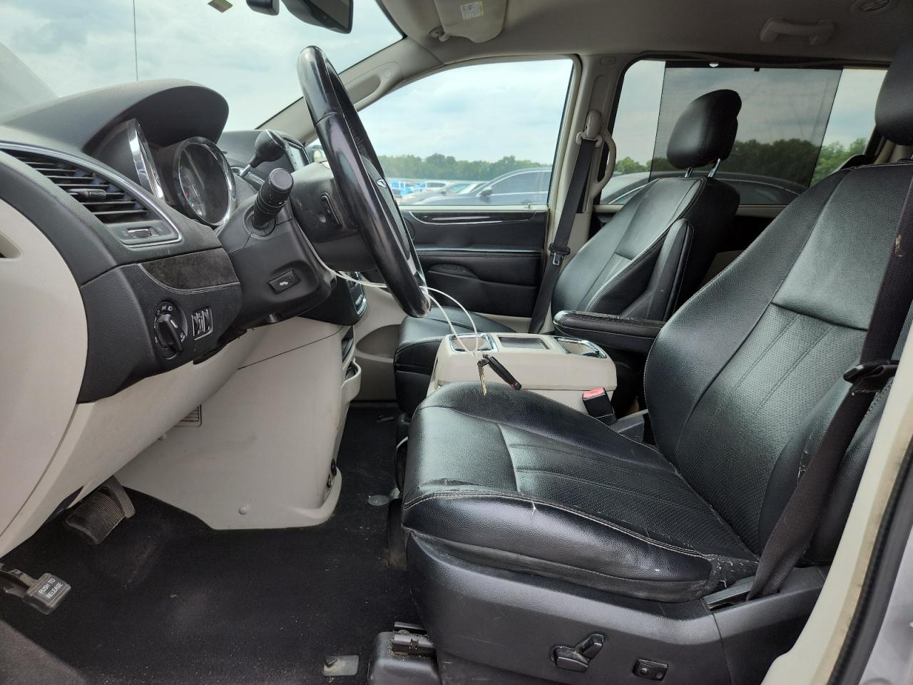 2014 Chrysler Town & Country Touring L Silver vin: 2C4RC1CG7ER365298