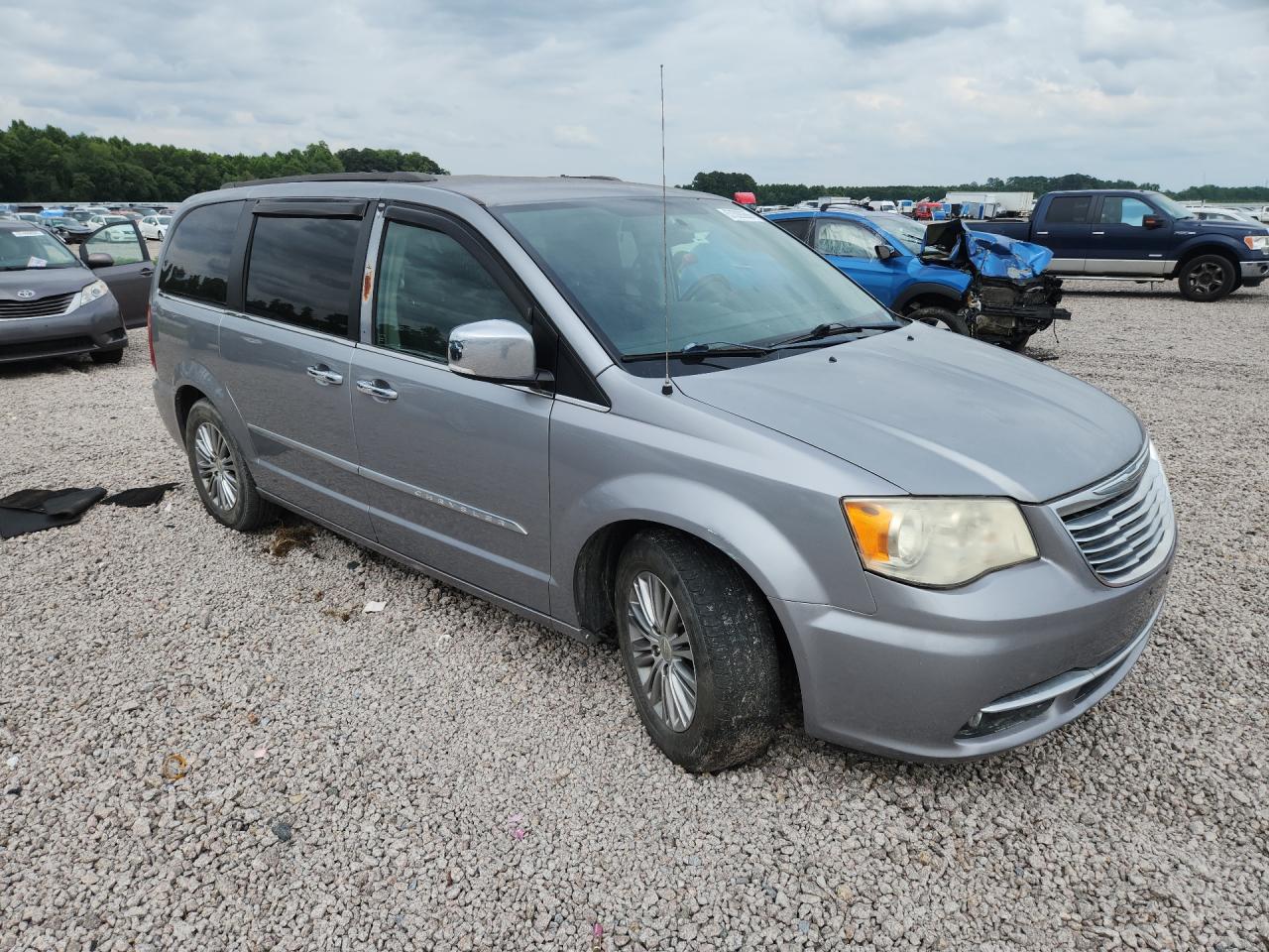 2014 Chrysler Town & Country Touring L Silver vin: 2C4RC1CG7ER365298