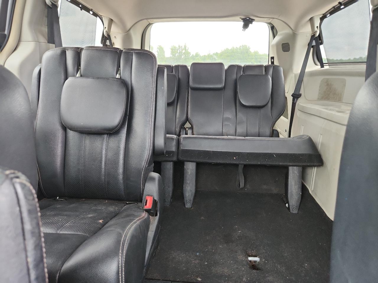 2014 Chrysler Town & Country Touring L Silver vin: 2C4RC1CG7ER365298