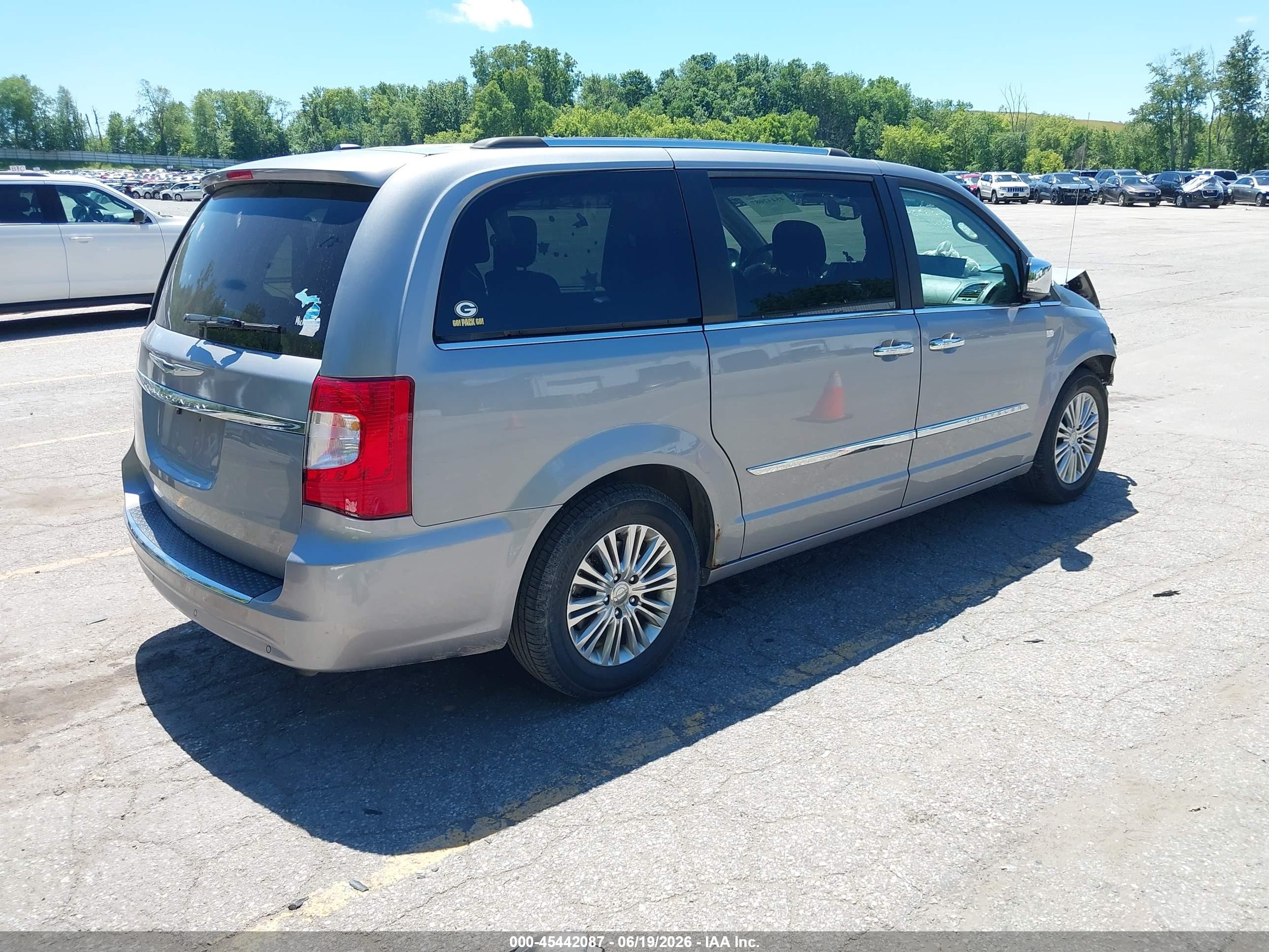 2014 Chrysler Town & Country Touring-l 30th Anniversary Silver vin: 2C4RC1CG7ER424673