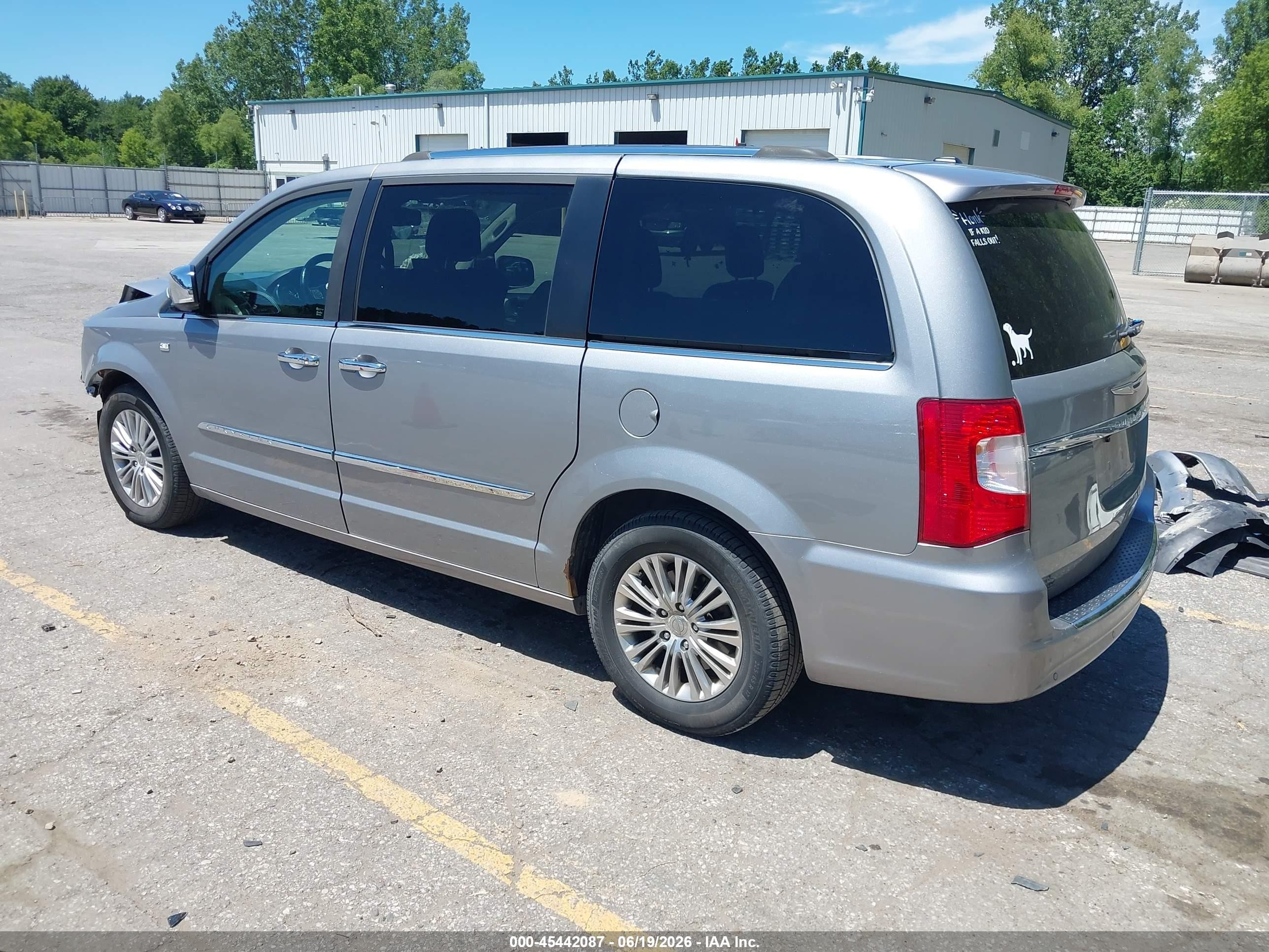 2014 Chrysler Town & Country Touring-l 30th Anniversary Silver vin: 2C4RC1CG7ER424673