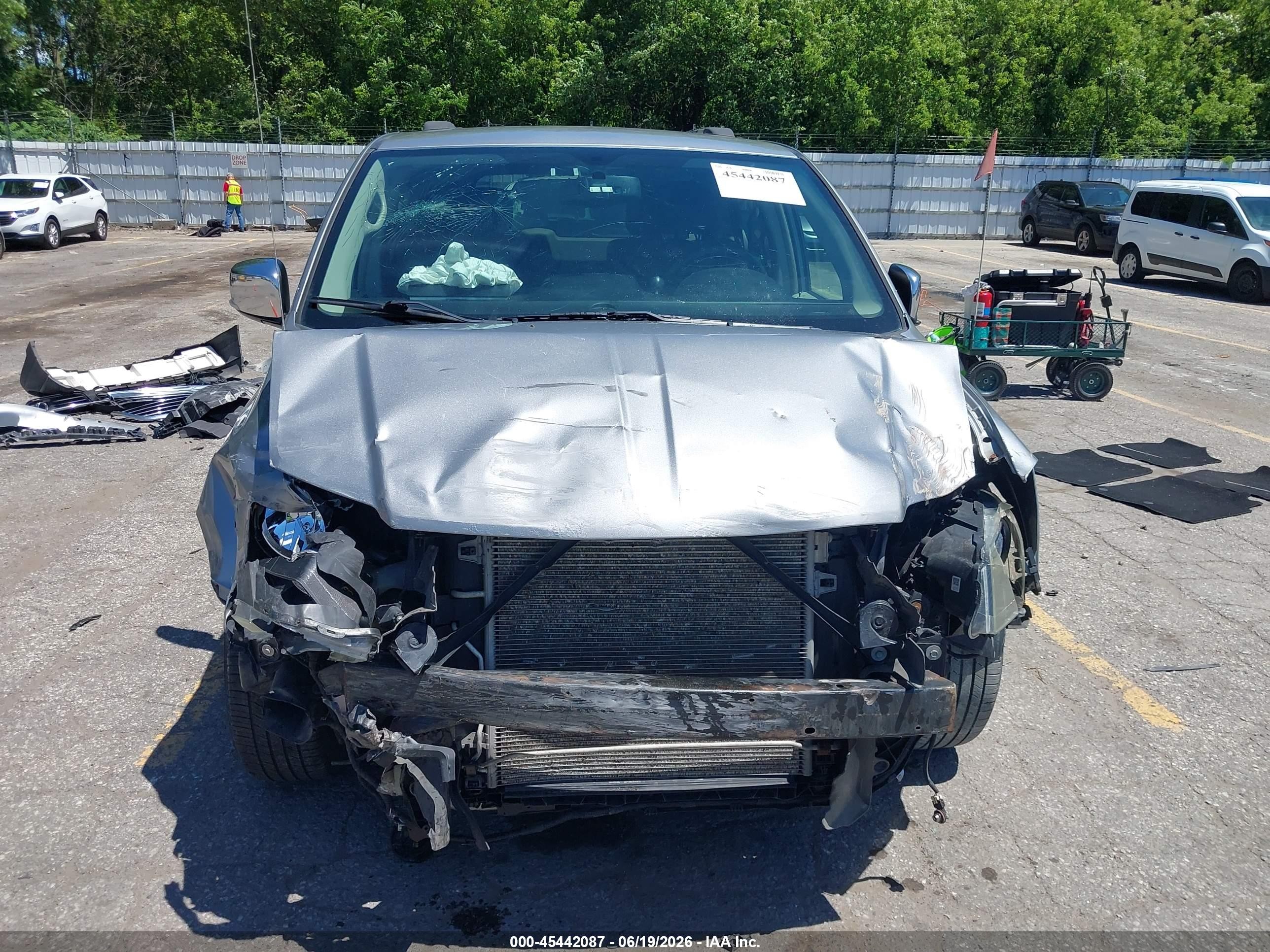 2014 Chrysler Town & Country Touring-l 30th Anniversary Silver vin: 2C4RC1CG7ER424673