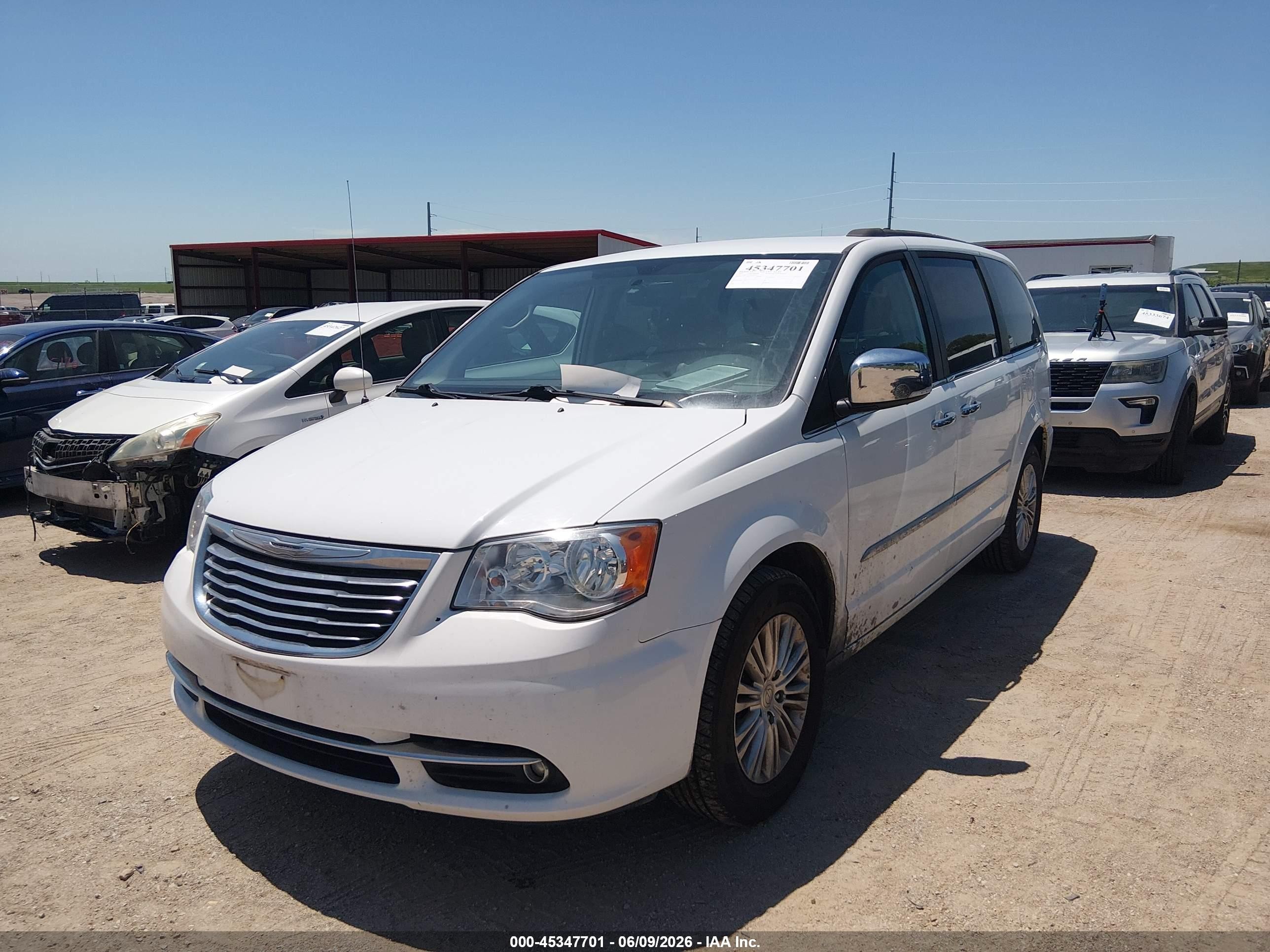 2015 Chrysler Town & Country Touring-l Белый vin: 2C4RC1CG7FR611056