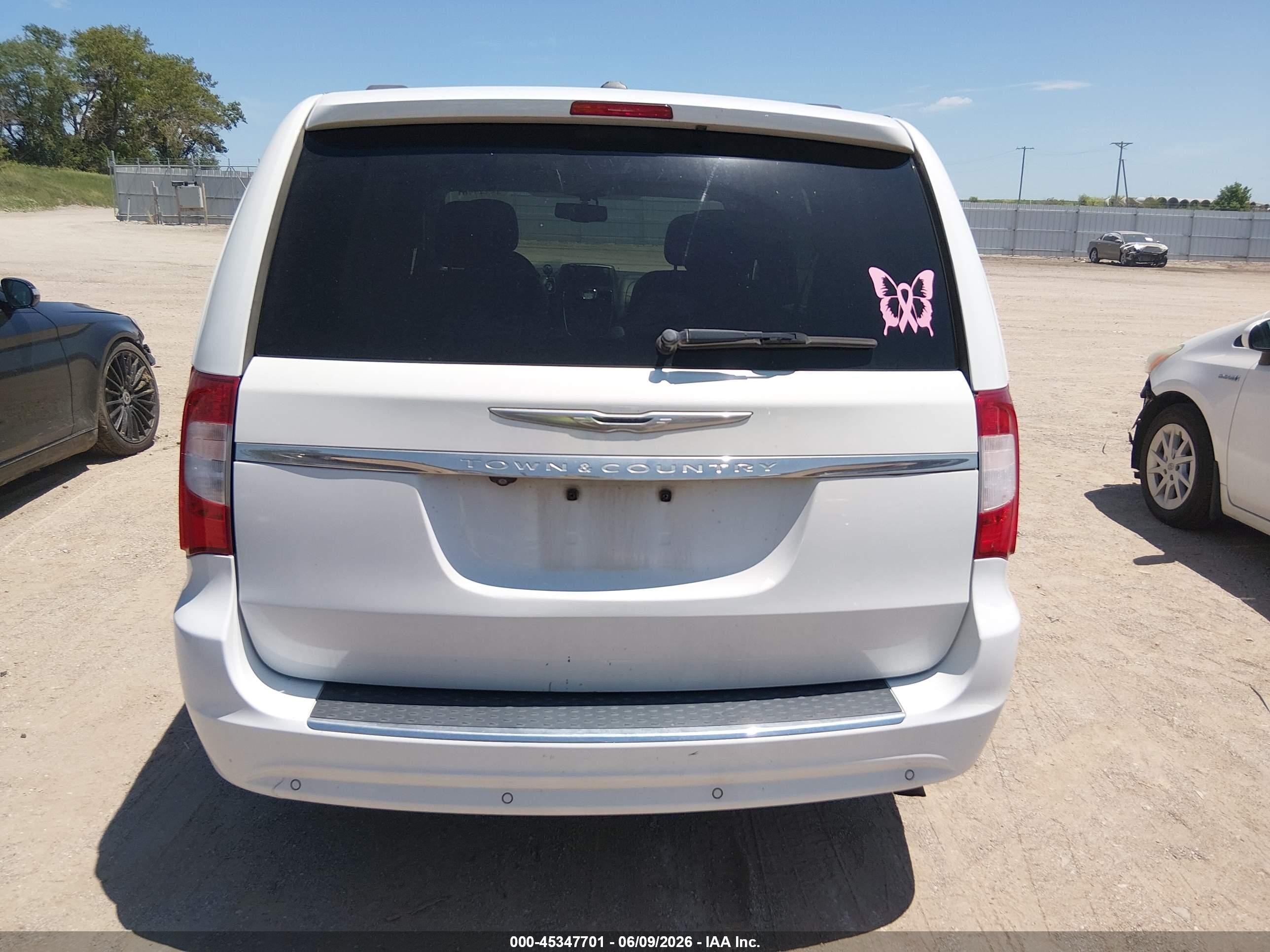 2015 Chrysler Town & Country Touring-l Белый vin: 2C4RC1CG7FR611056