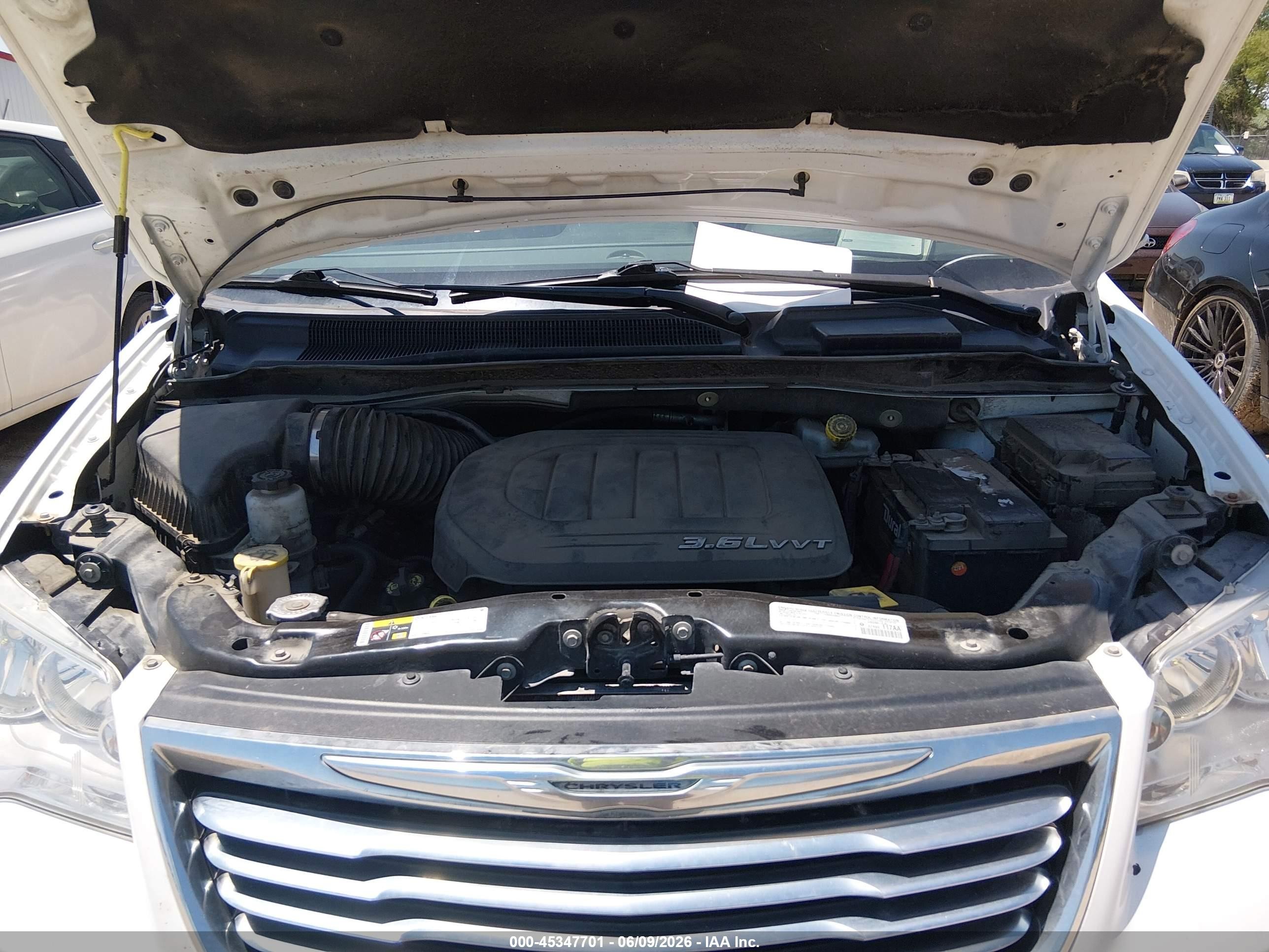 2015 Chrysler Town & Country Touring-l Белый vin: 2C4RC1CG7FR611056