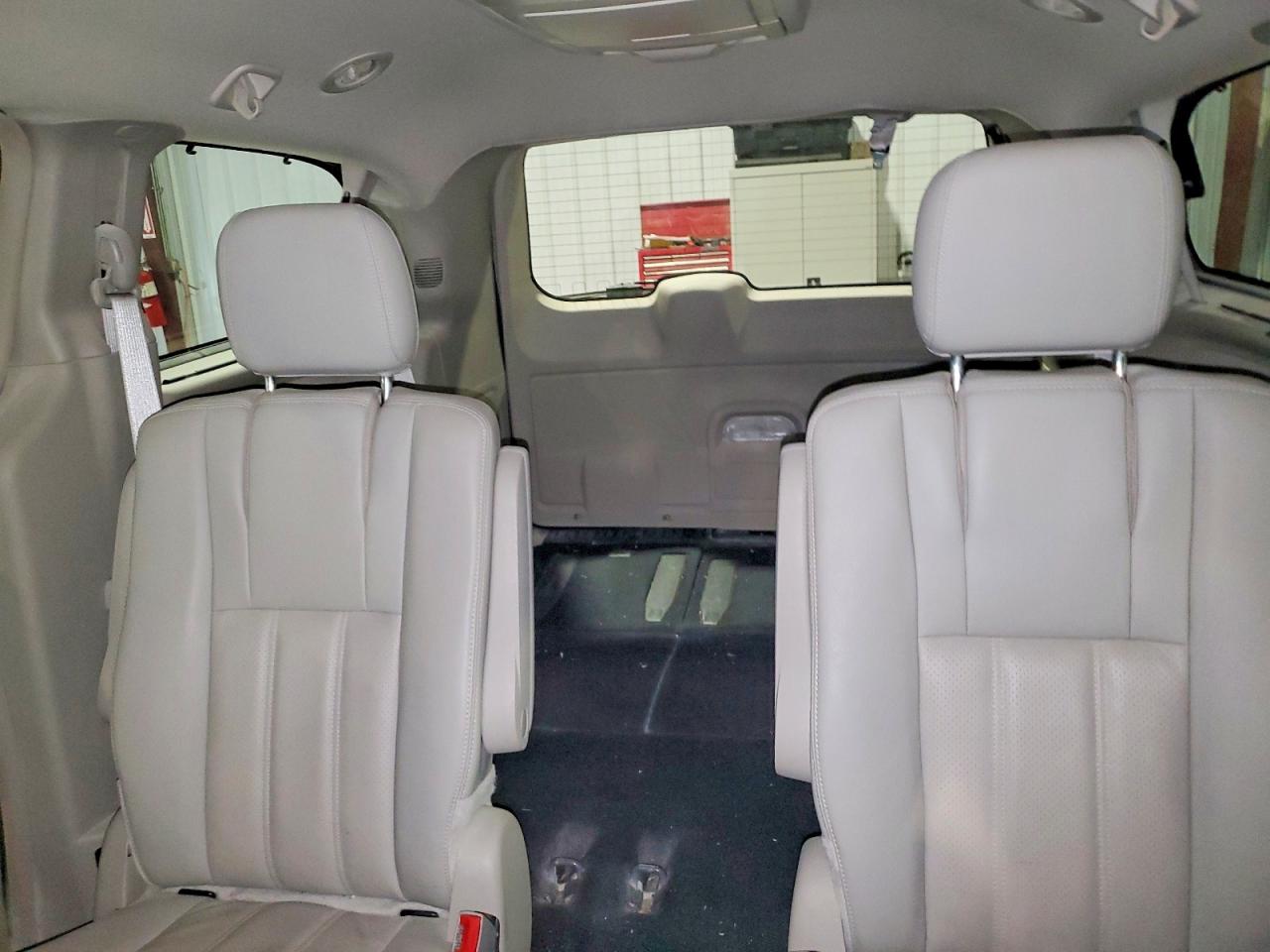 2015 Chrysler Town & Country Touring L Gray vin: 2C4RC1CG7FR638807
