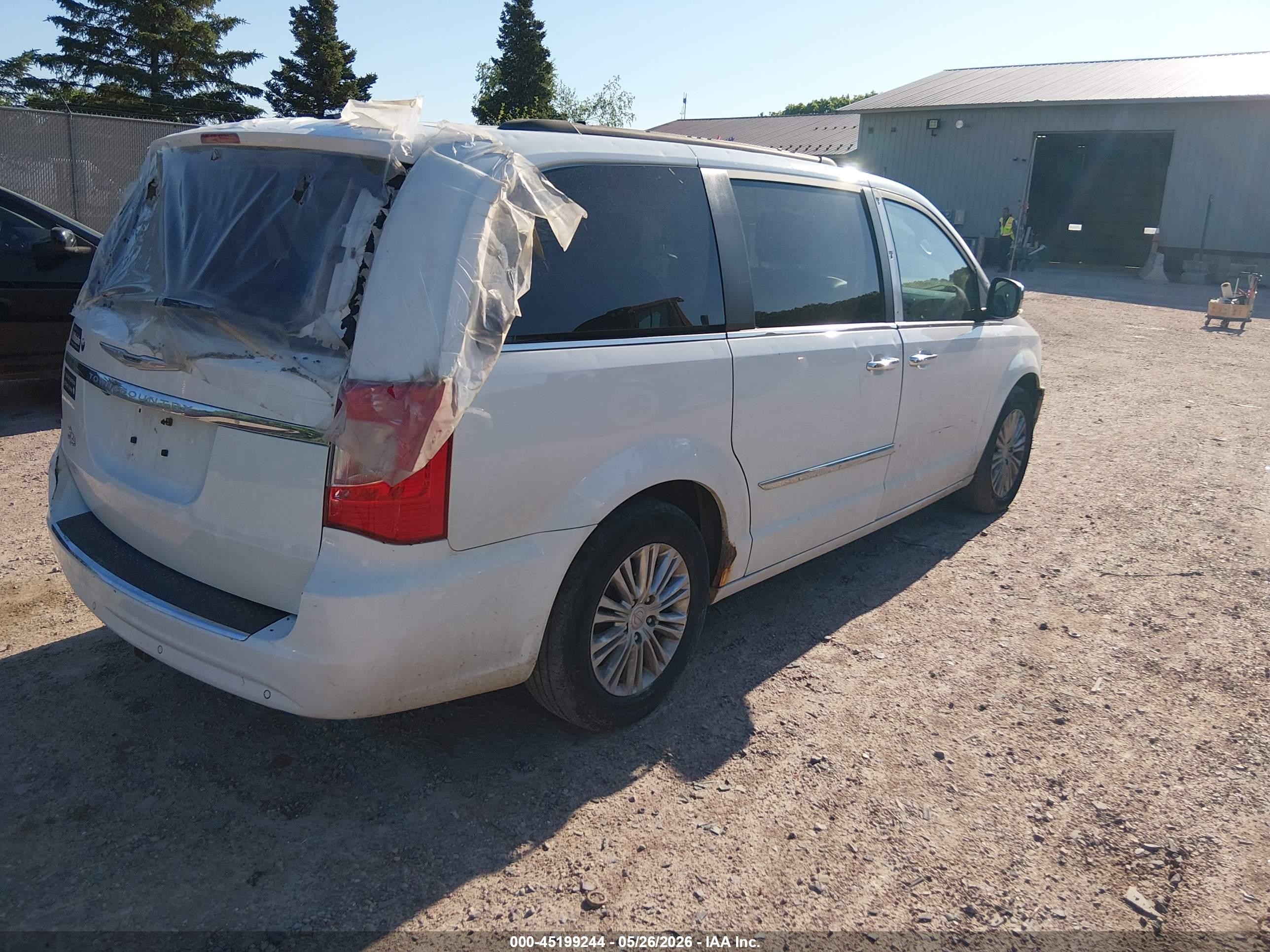 2015 Chrysler Town & Country Touring-l White vin: 2C4RC1CG7FR676795