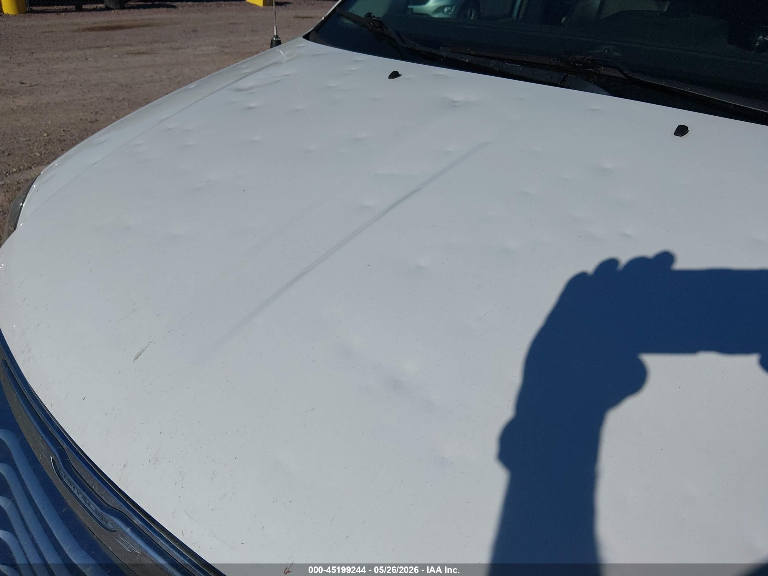 2015 Chrysler Town & Country Touring-l White vin: 2C4RC1CG7FR676795