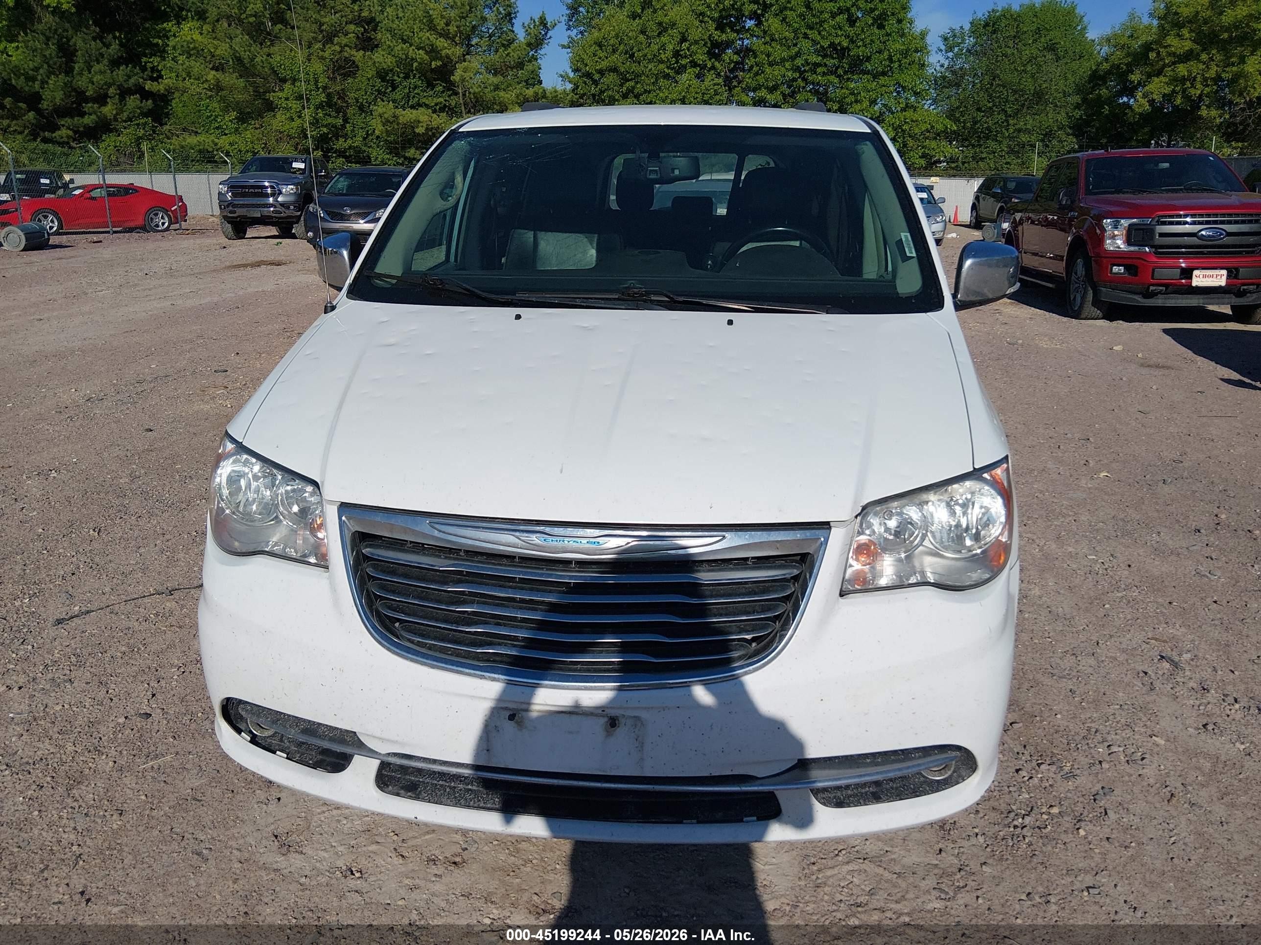 2015 Chrysler Town & Country Touring-l White vin: 2C4RC1CG7FR676795