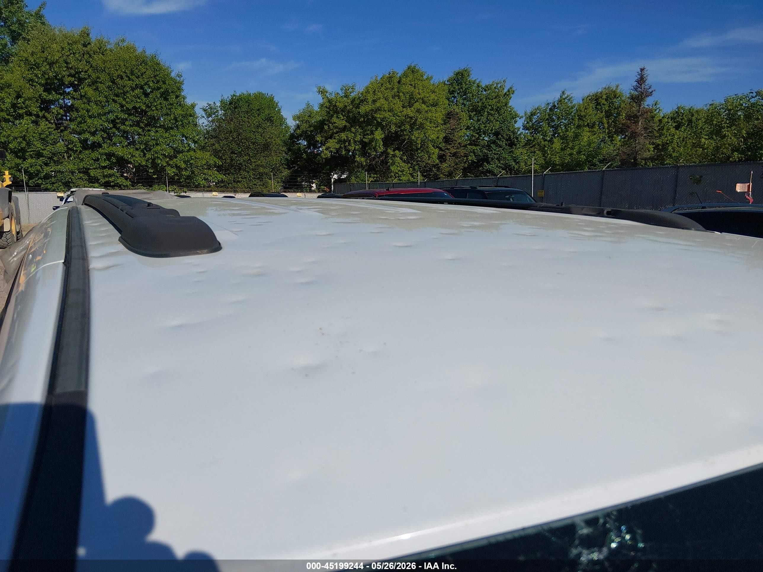 2015 Chrysler Town & Country Touring-l White vin: 2C4RC1CG7FR676795