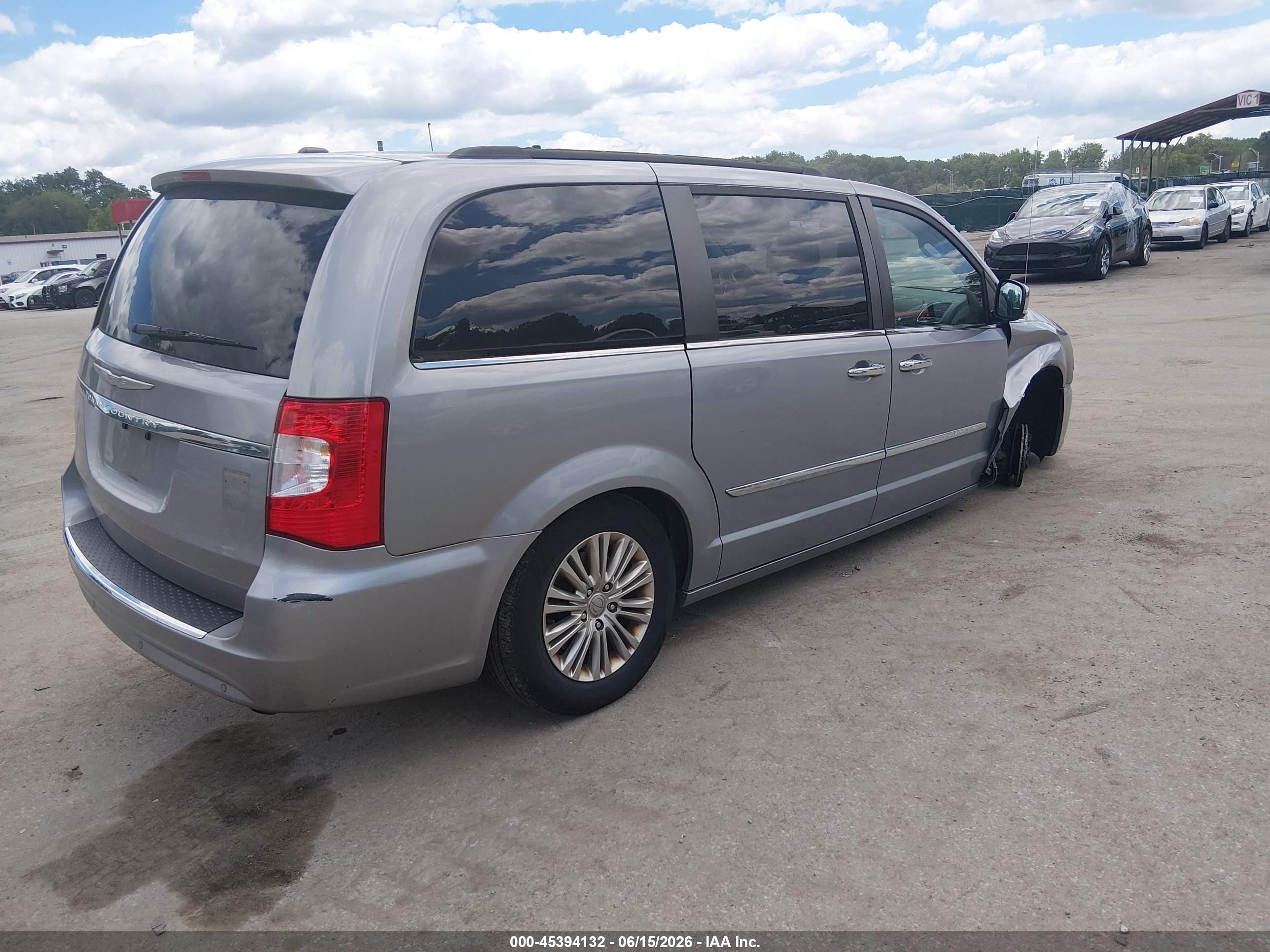 2015 Chrysler Town & Country Touring-l Серебряный vin: 2C4RC1CG7FR727650