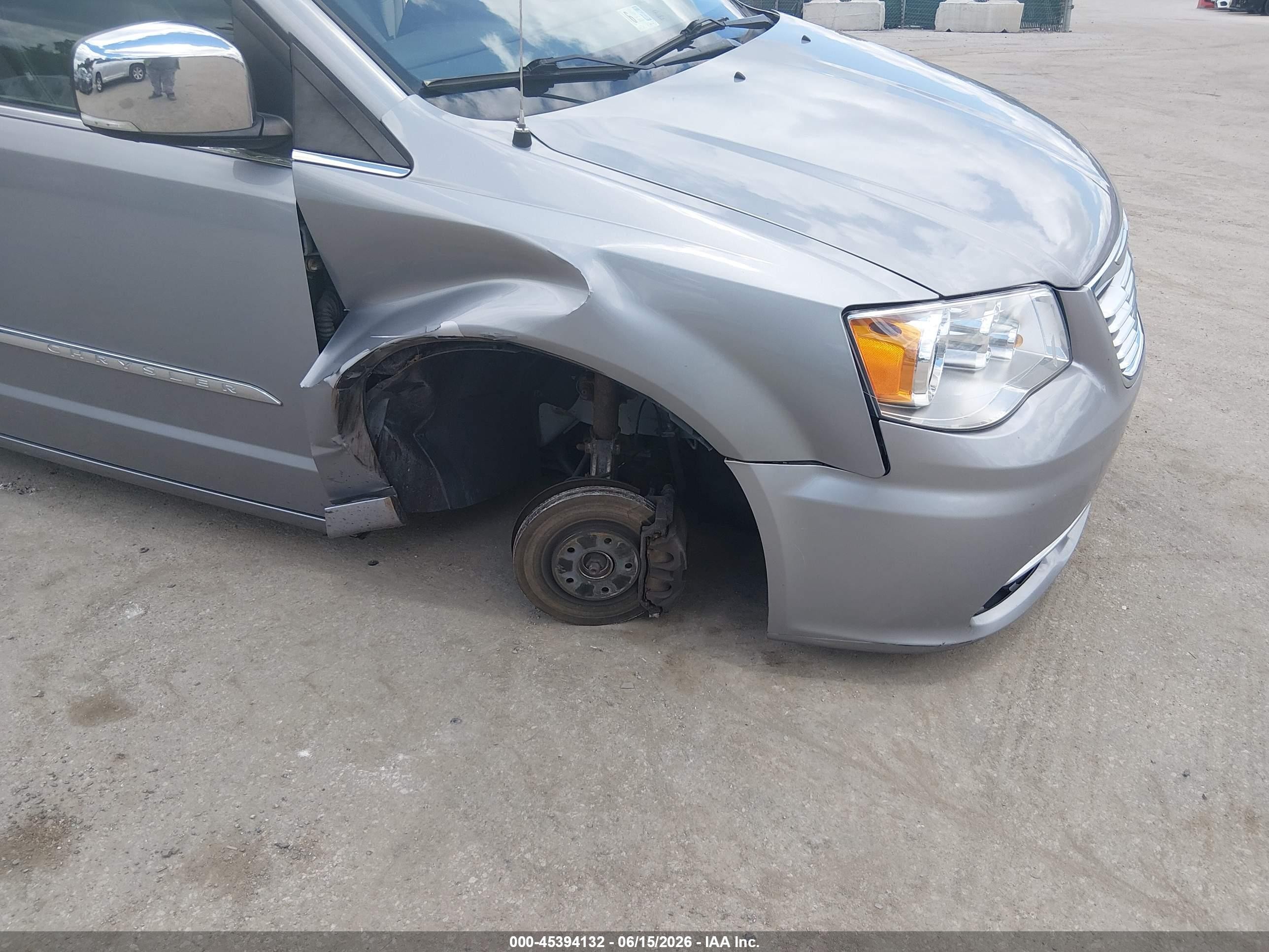 2015 Chrysler Town & Country Touring-l Серебряный vin: 2C4RC1CG7FR727650