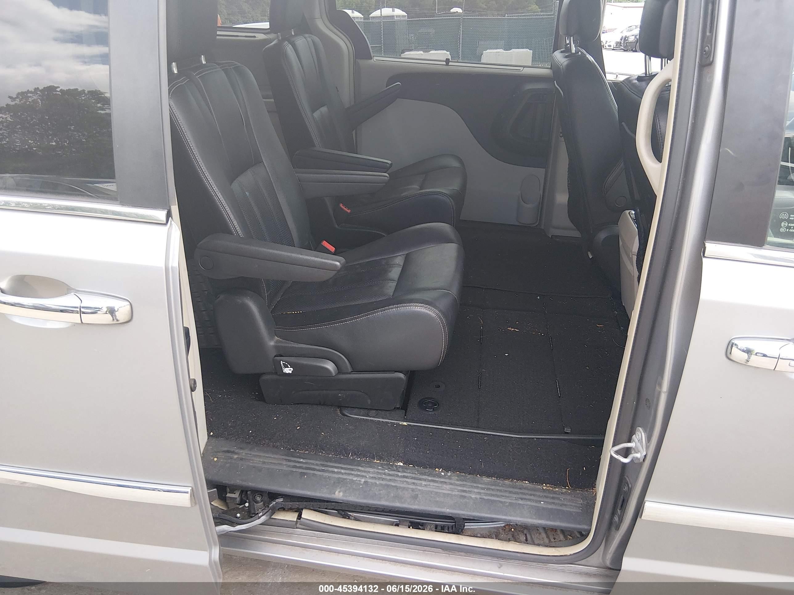 2015 Chrysler Town & Country Touring-l Серебряный vin: 2C4RC1CG7FR727650