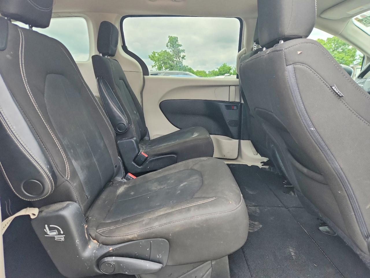 2020 Chrysler Voyager Lx White vin: 2C4RC1CG7LR237463