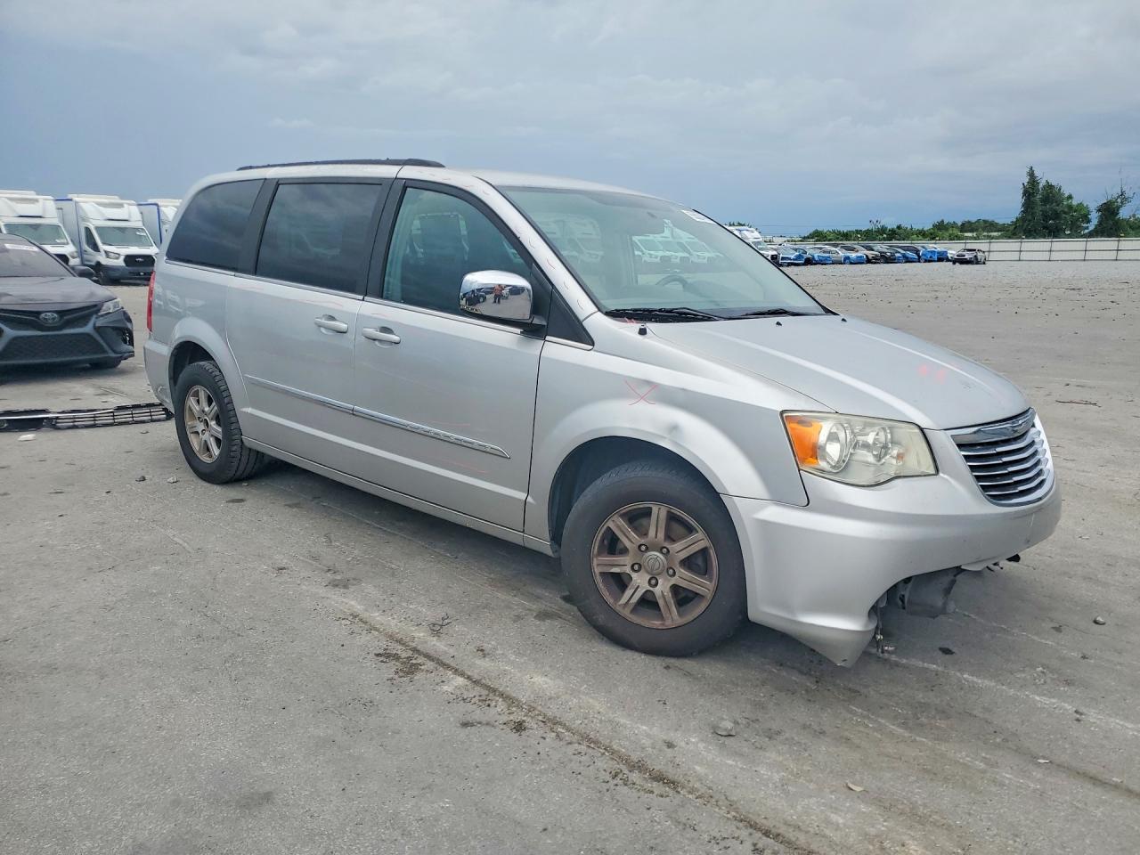 2012 Chrysler Town & Country Touring L Silver vin: 2C4RC1CG8CR150879