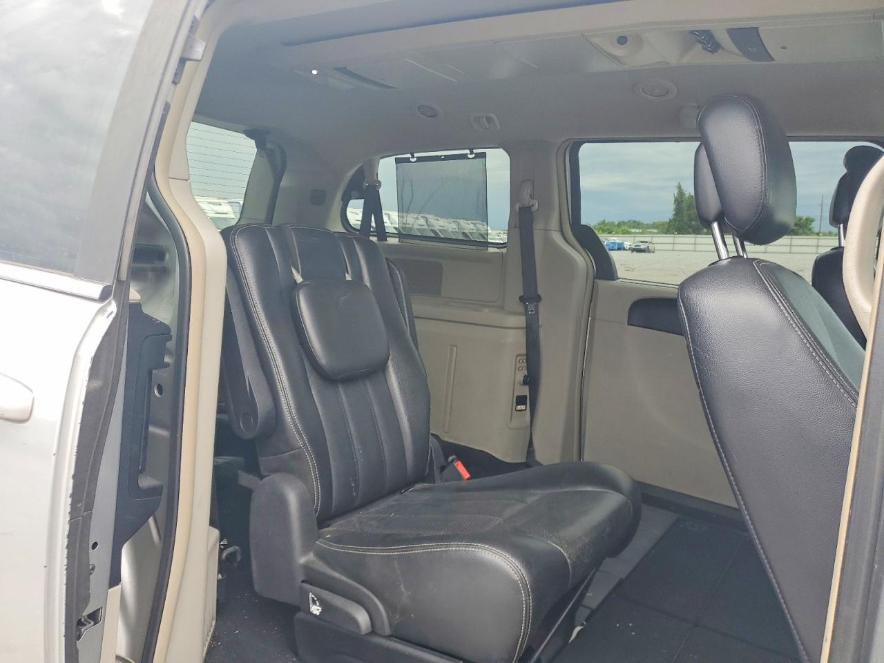 2012 Chrysler Town & Country Touring L Silver vin: 2C4RC1CG8CR150879