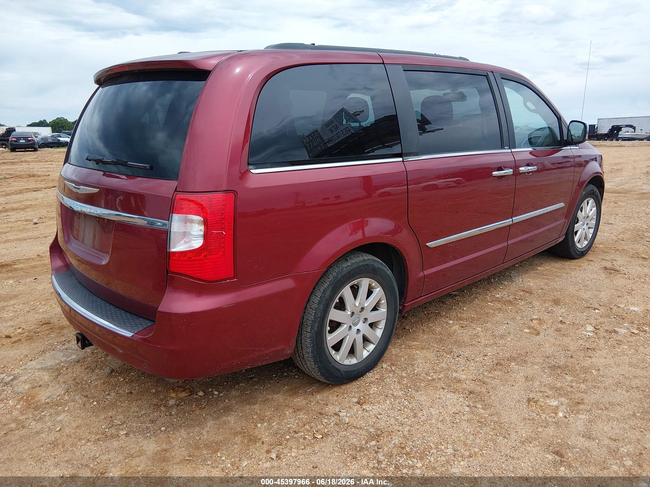 2012 Chrysler Town & Country Touring-l Red vin: 2C4RC1CG8CR412240