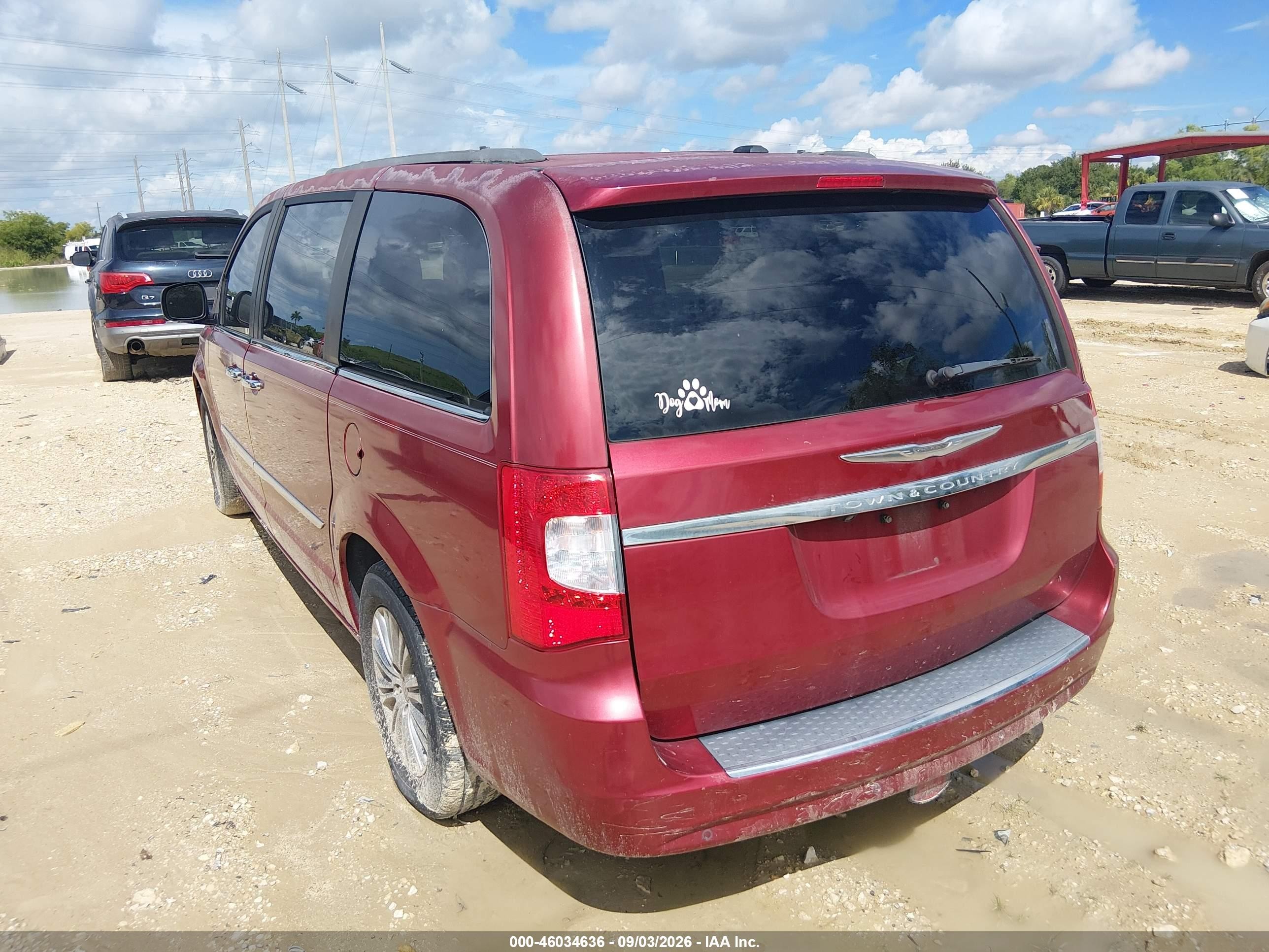 2013 Chrysler Town & Country Touring-l Red vin: 2C4RC1CG8DR569316