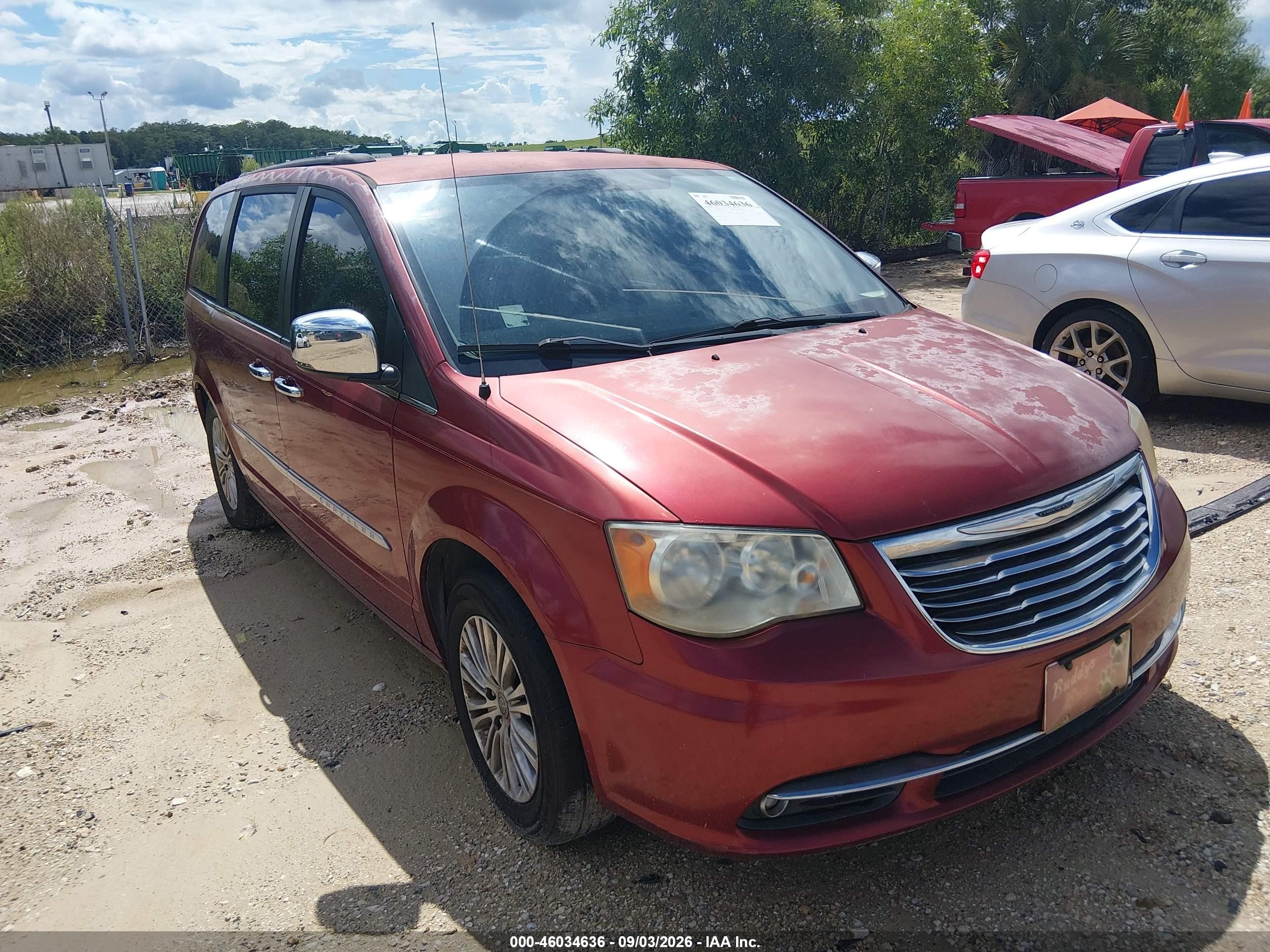 2013 Chrysler Town & Country Touring-l Red vin: 2C4RC1CG8DR569316
