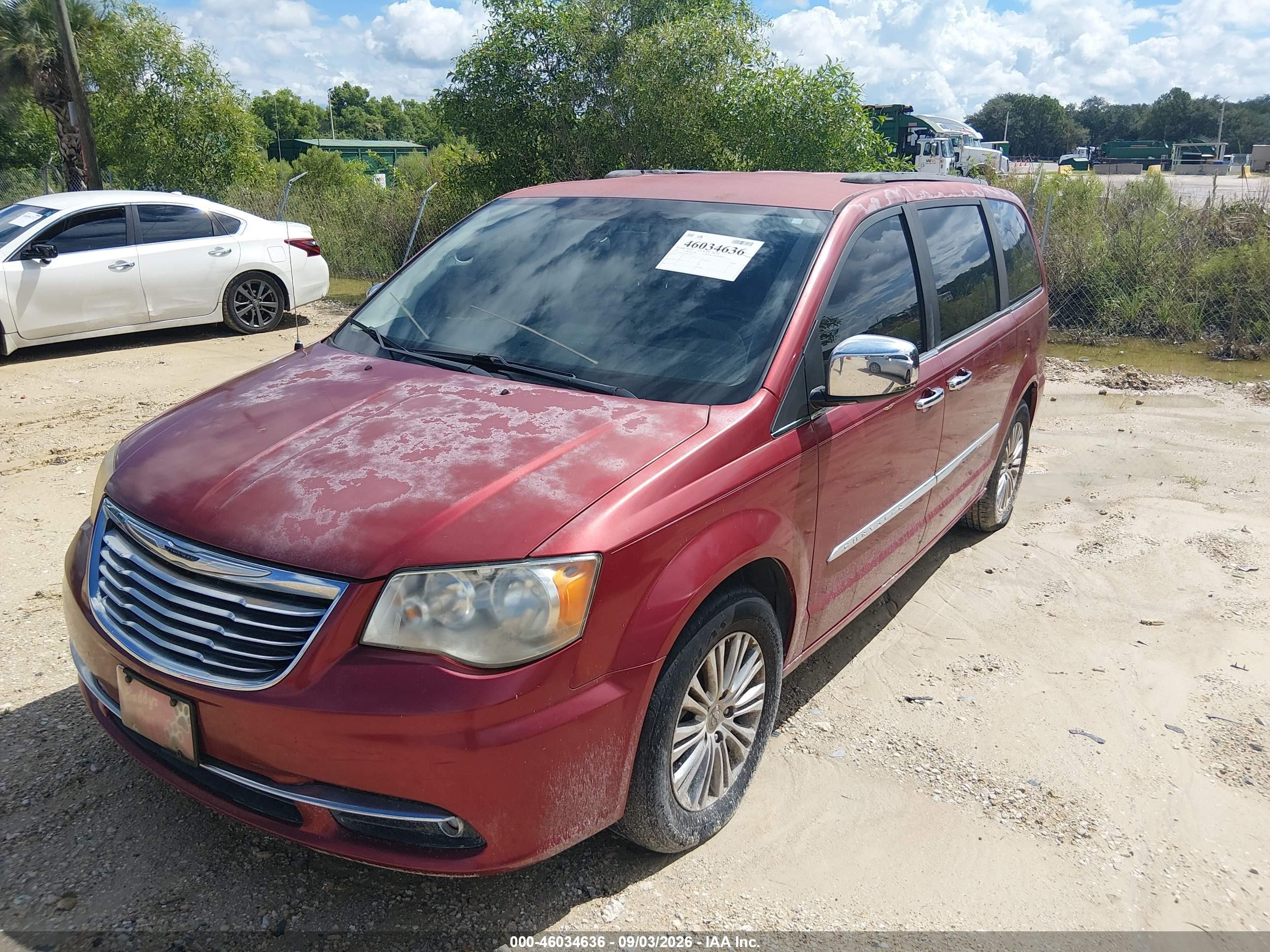 2013 Chrysler Town & Country Touring-l Red vin: 2C4RC1CG8DR569316