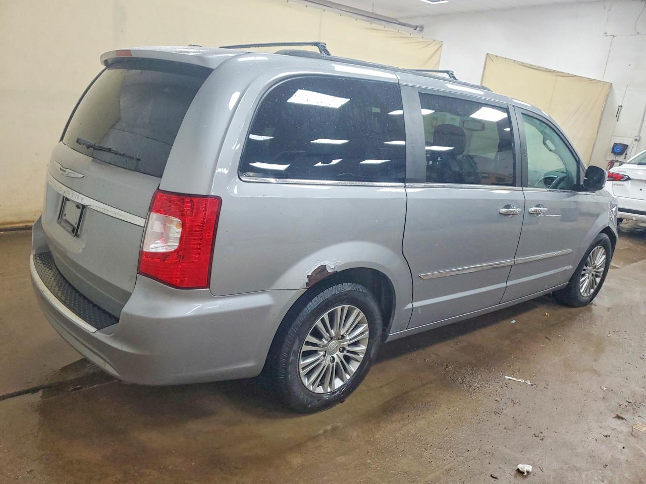 2013 Chrysler Town & Country Touring L Silver vin: 2C4RC1CG8DR682697
