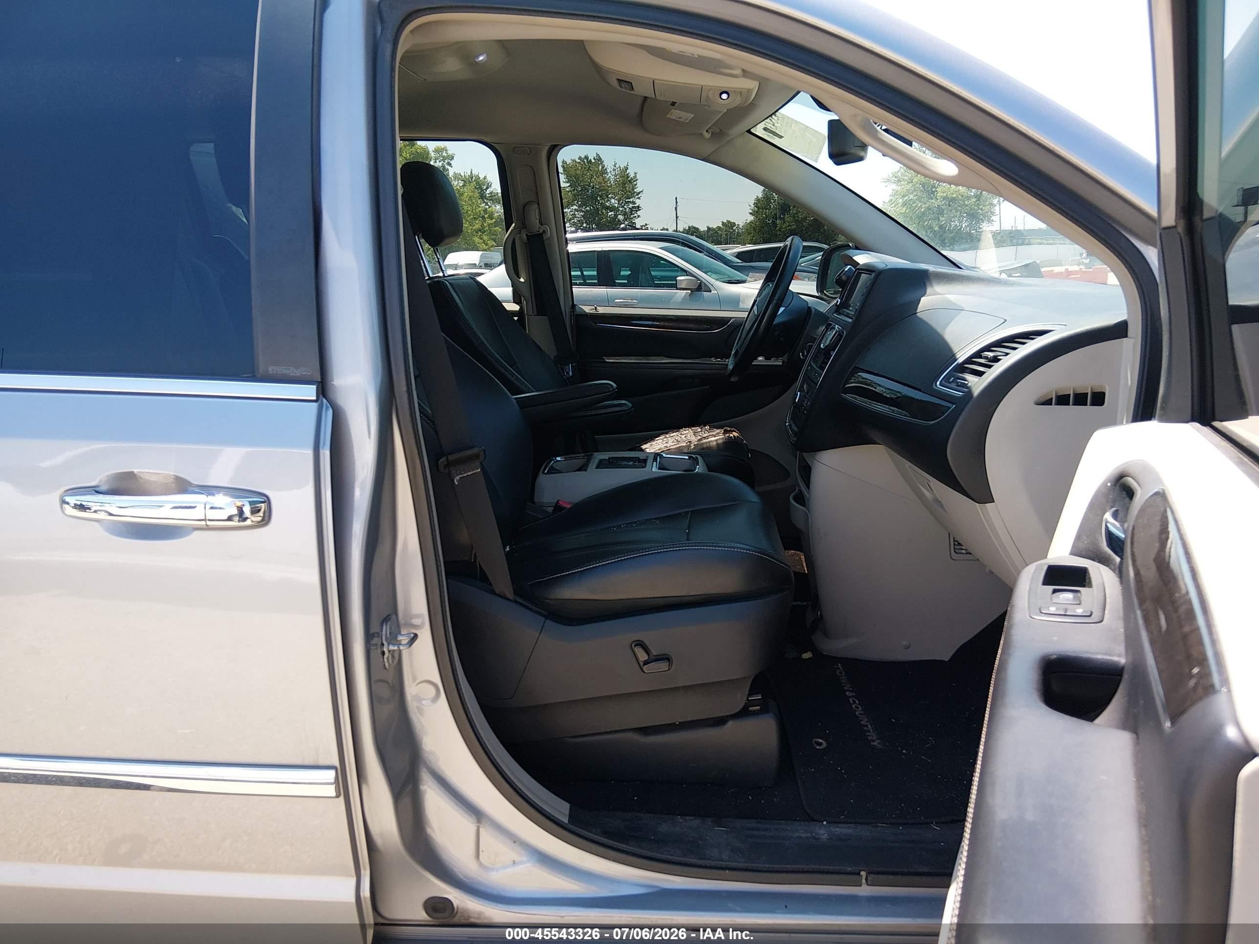 2013 Chrysler Town & Country Touring-l Silver vin: 2C4RC1CG8DR711857