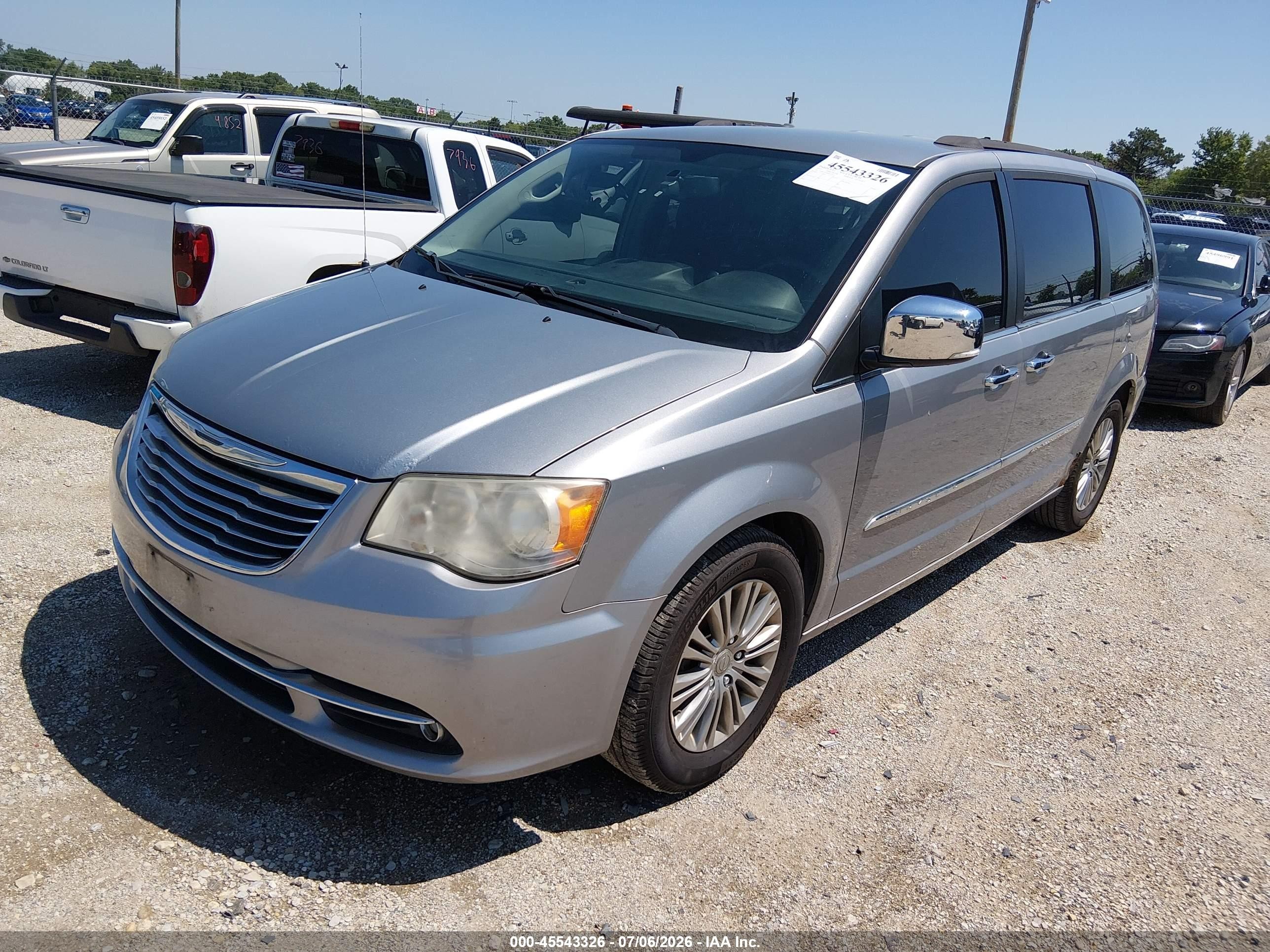 2013 Chrysler Town & Country Touring-l Silver vin: 2C4RC1CG8DR711857