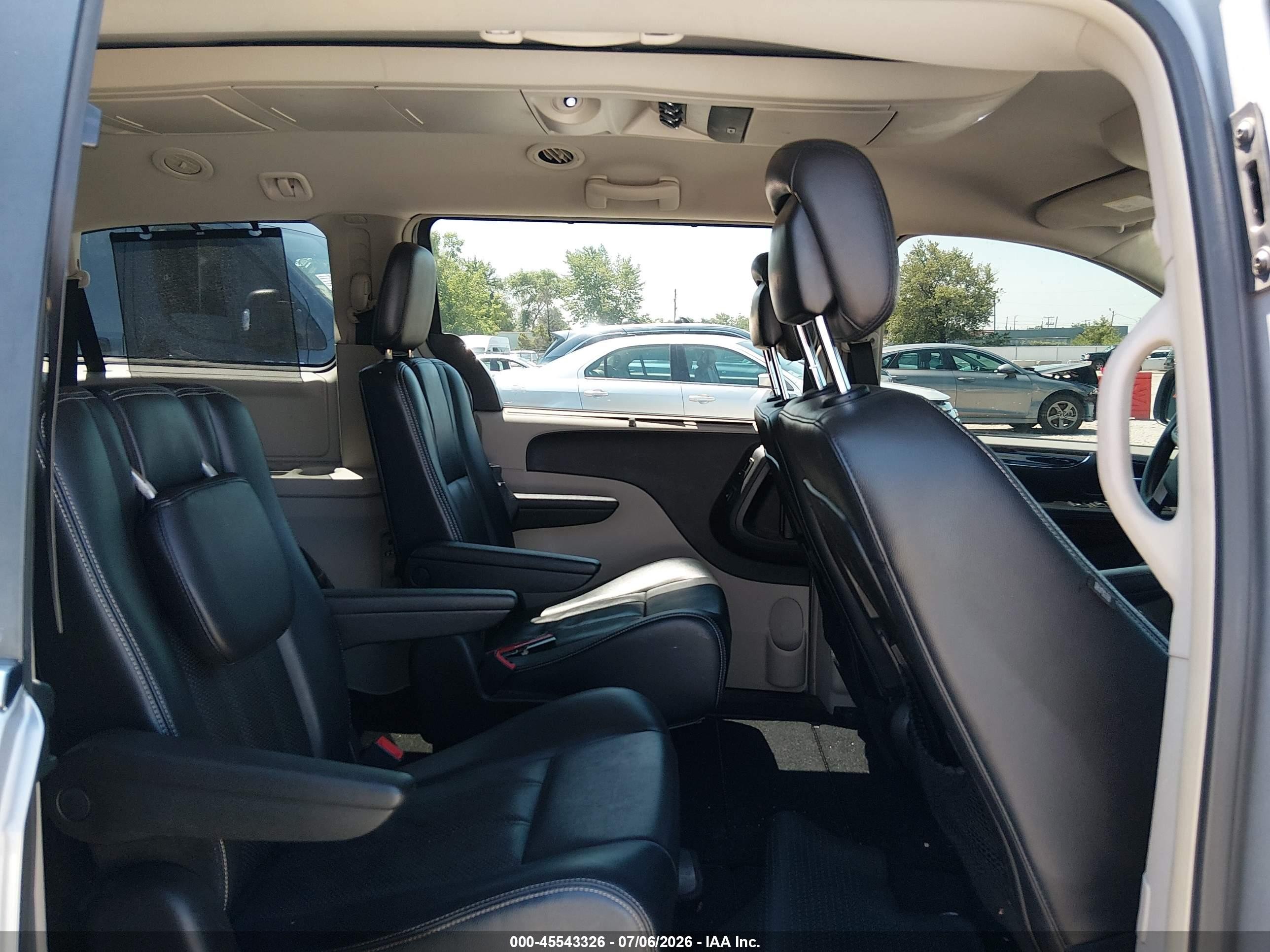 2013 Chrysler Town & Country Touring-l Silver vin: 2C4RC1CG8DR711857