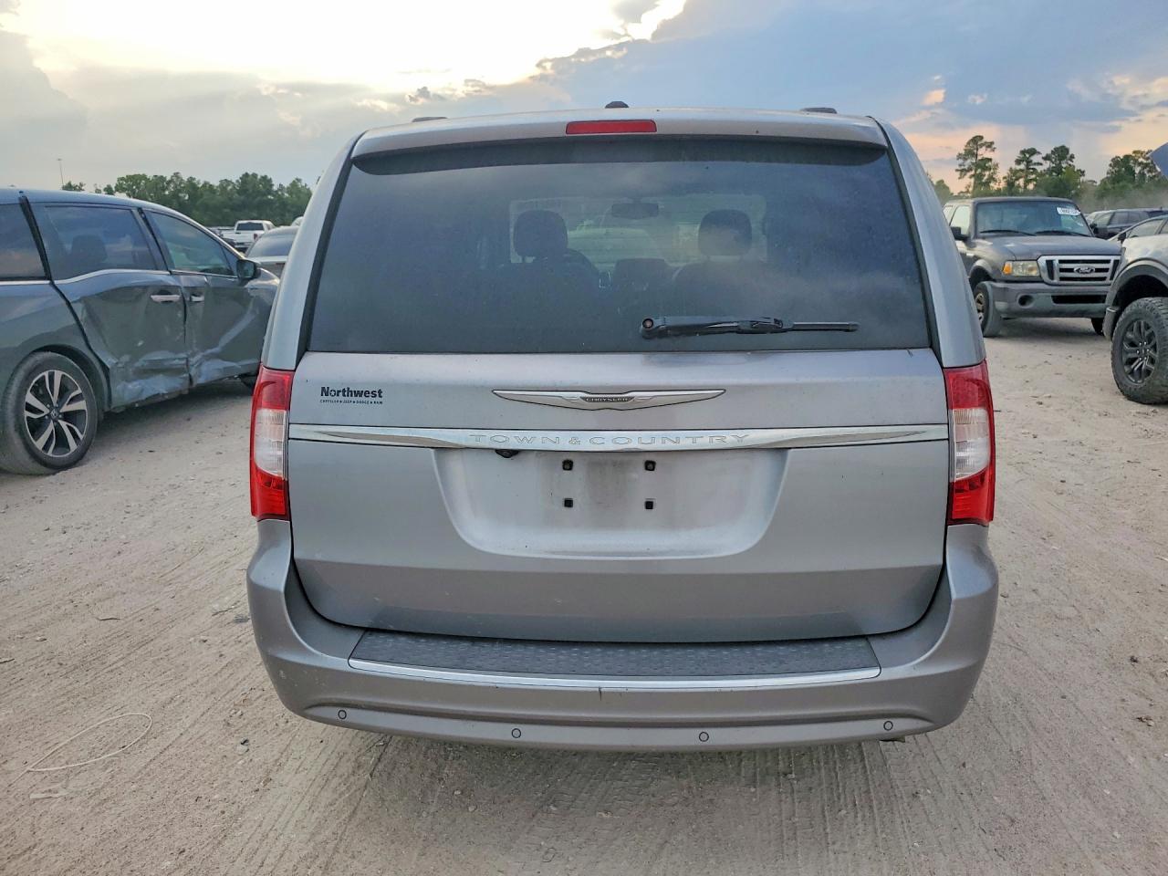 2013 Chrysler Town & Country Touring L Серебряный vin: 2C4RC1CG8DR785344