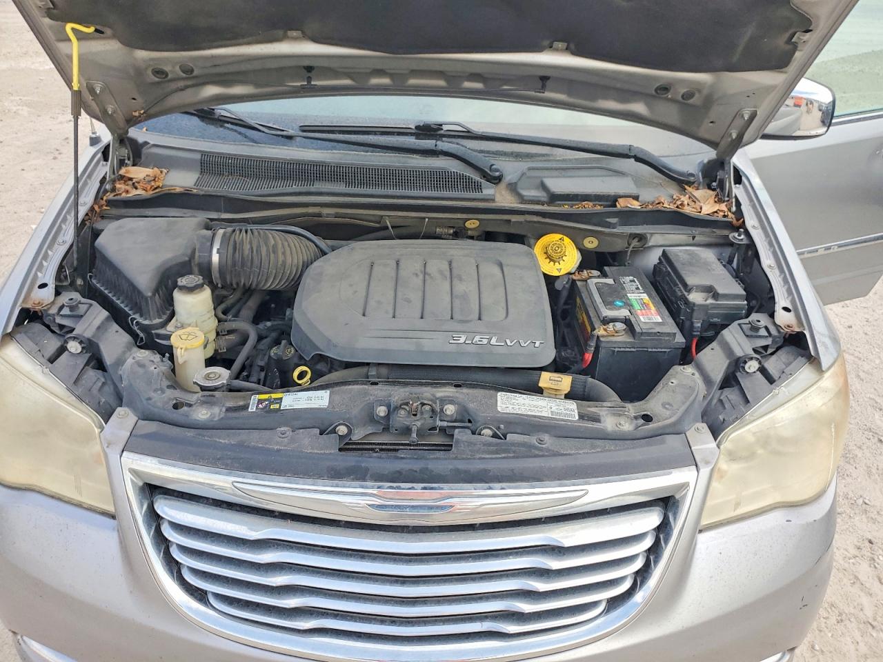 2013 Chrysler Town & Country Touring L Серебряный vin: 2C4RC1CG8DR785344