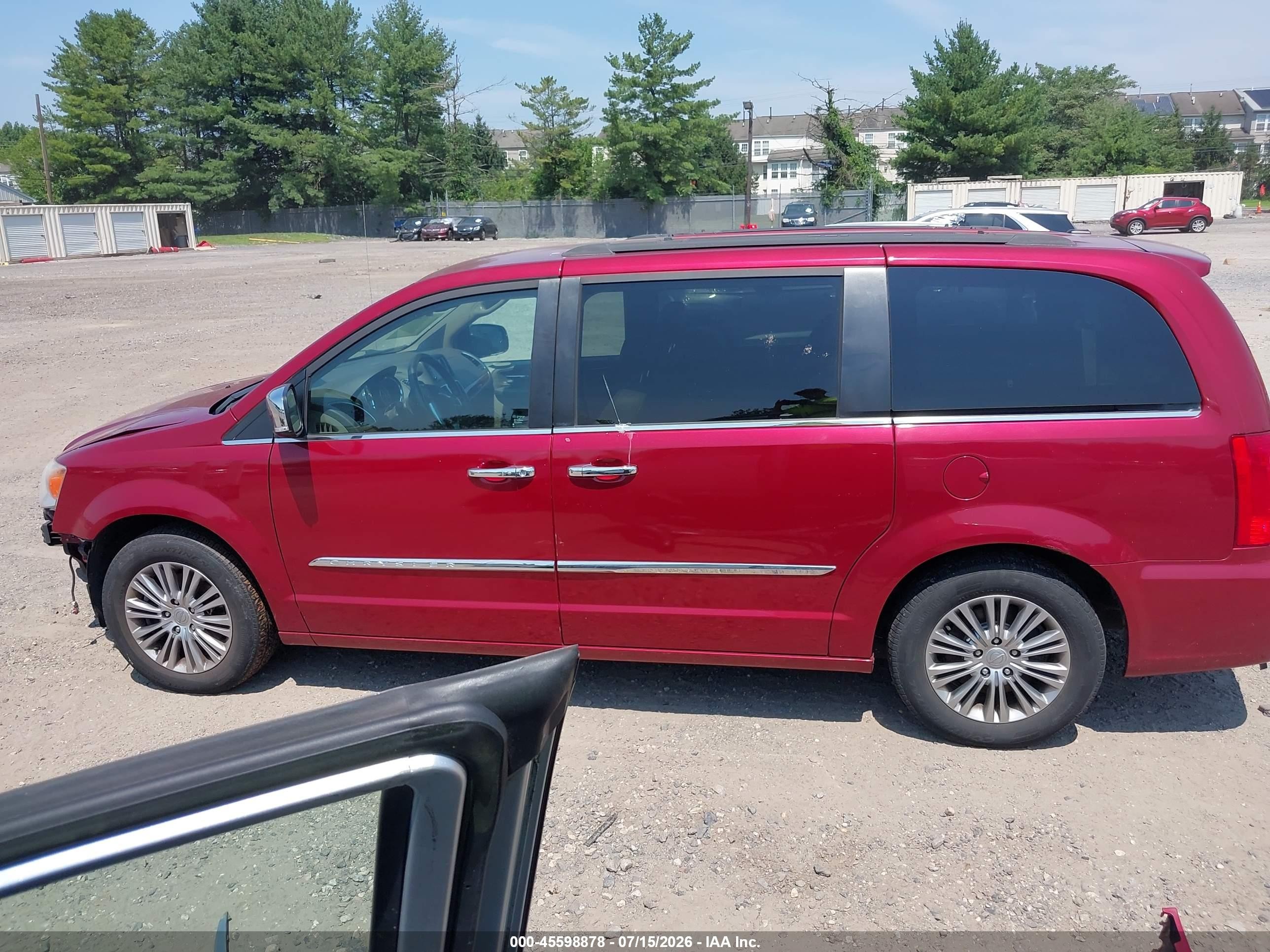 2014 Chrysler Town & Country Touring-l Beige vin: 2C4RC1CG8ER108554