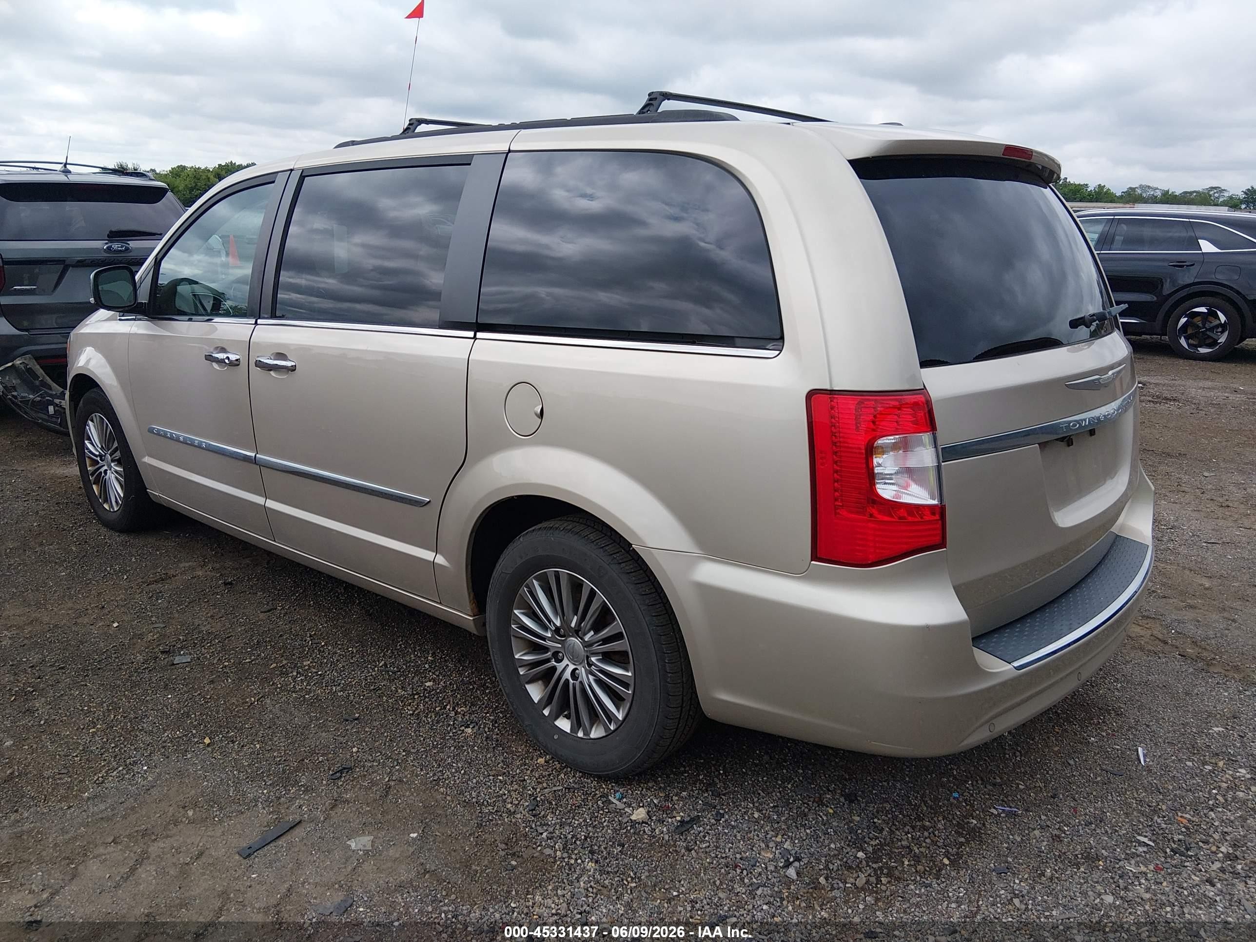 2014 Chrysler Town & Country Touring-l Champagne vin: 2C4RC1CG8ER232131